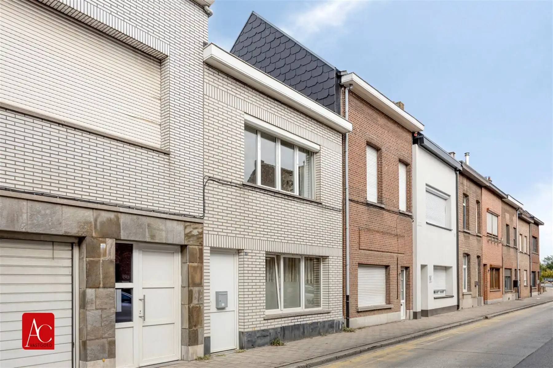 Instapklare gezinswoning met 3 slaapkamers en garage foto 2
