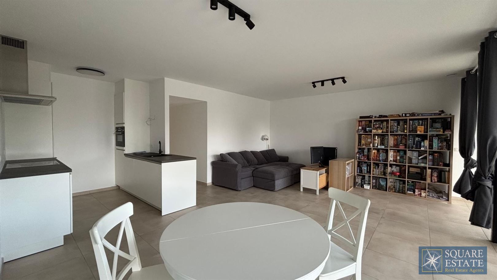 Recent appartement met 2 slaapkamers foto 2
