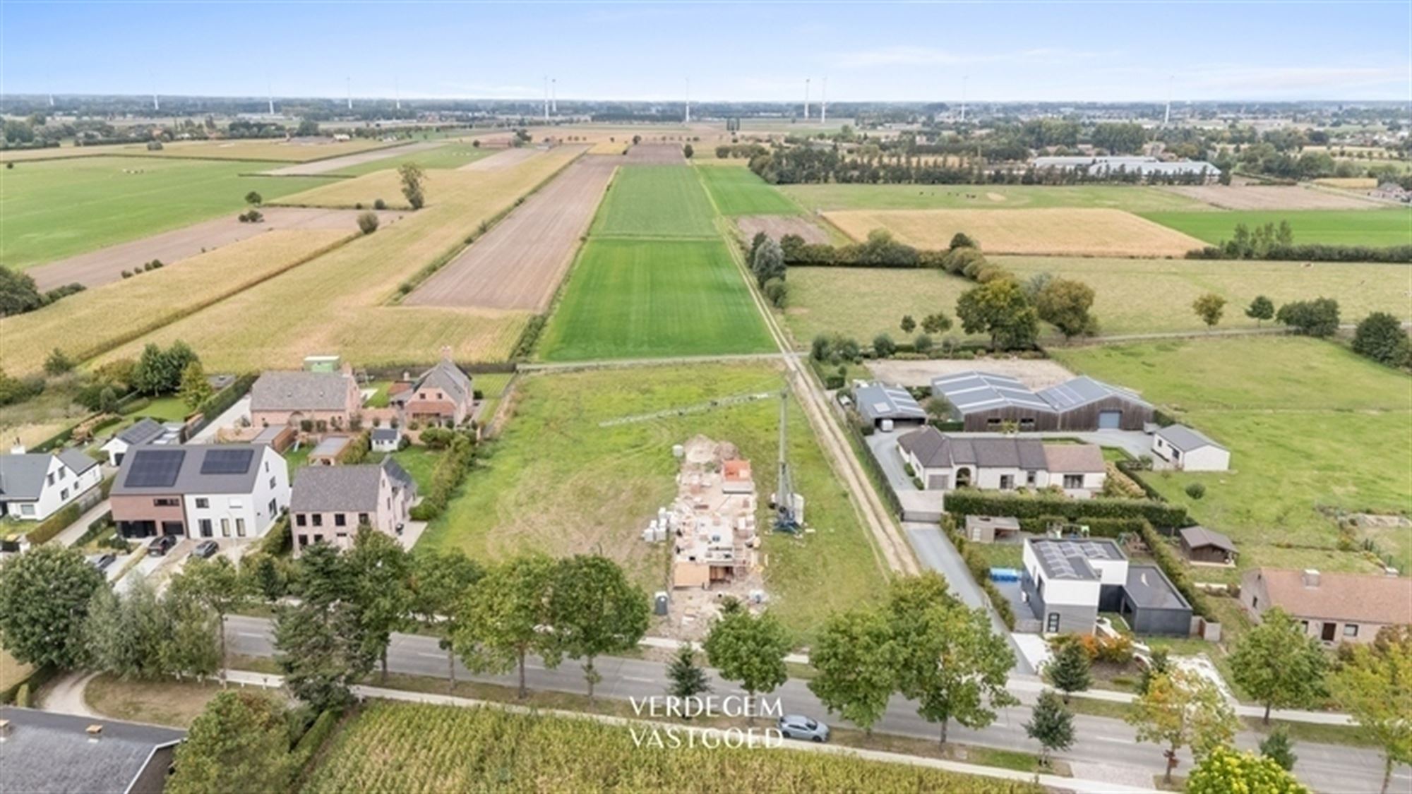 Bouwgrond van 618,81m² voor halfopen woning, zonder bouwverplichting foto {{pictureIndex}}