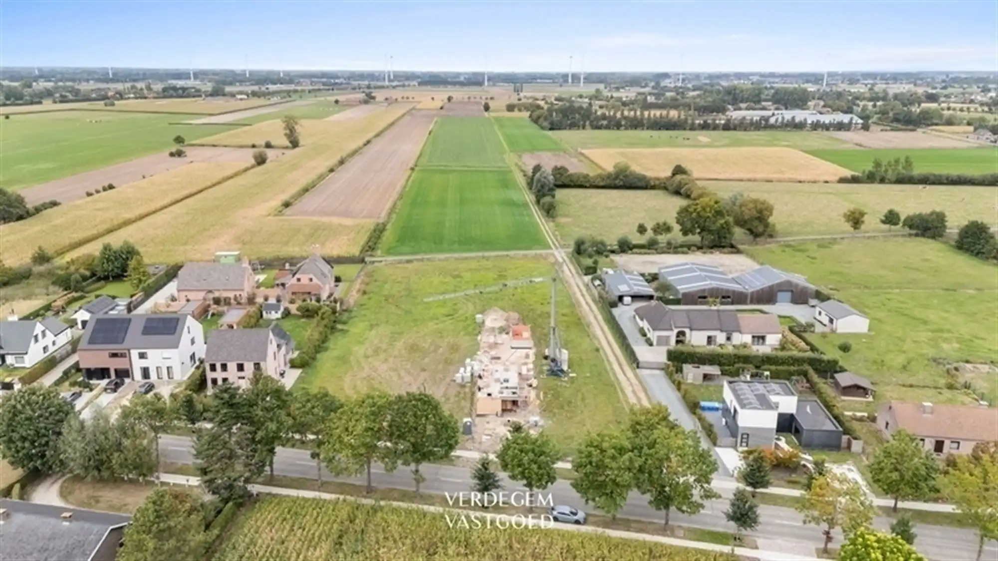 Bouwgrond van 618,81m² voor halfopen woning, zonder bouwverplichting foto {{pictureIndex}}