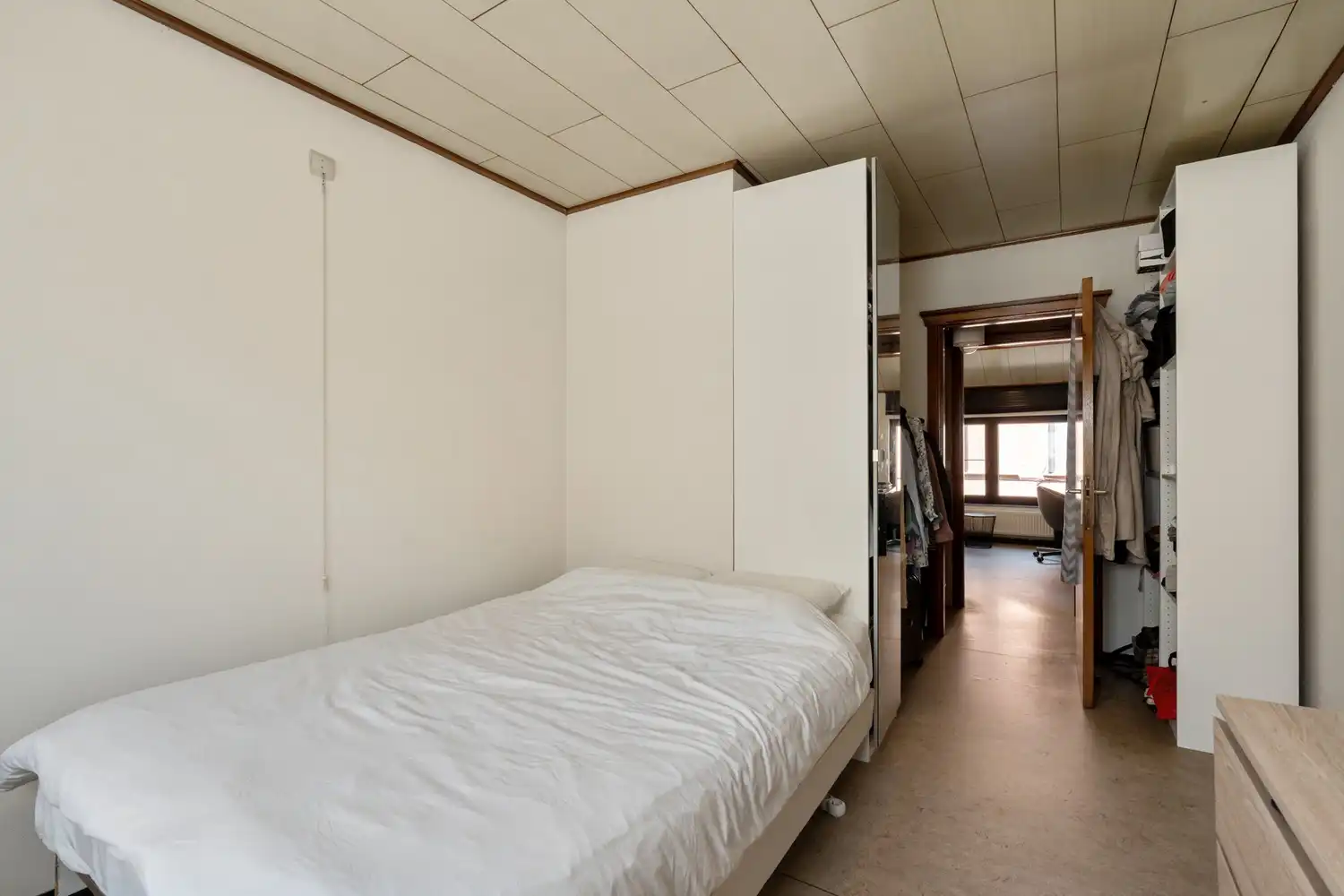 Rustig gelegen woning met 2 slaapkamers en een koer nabij het station te centrum Leuven! foto 14