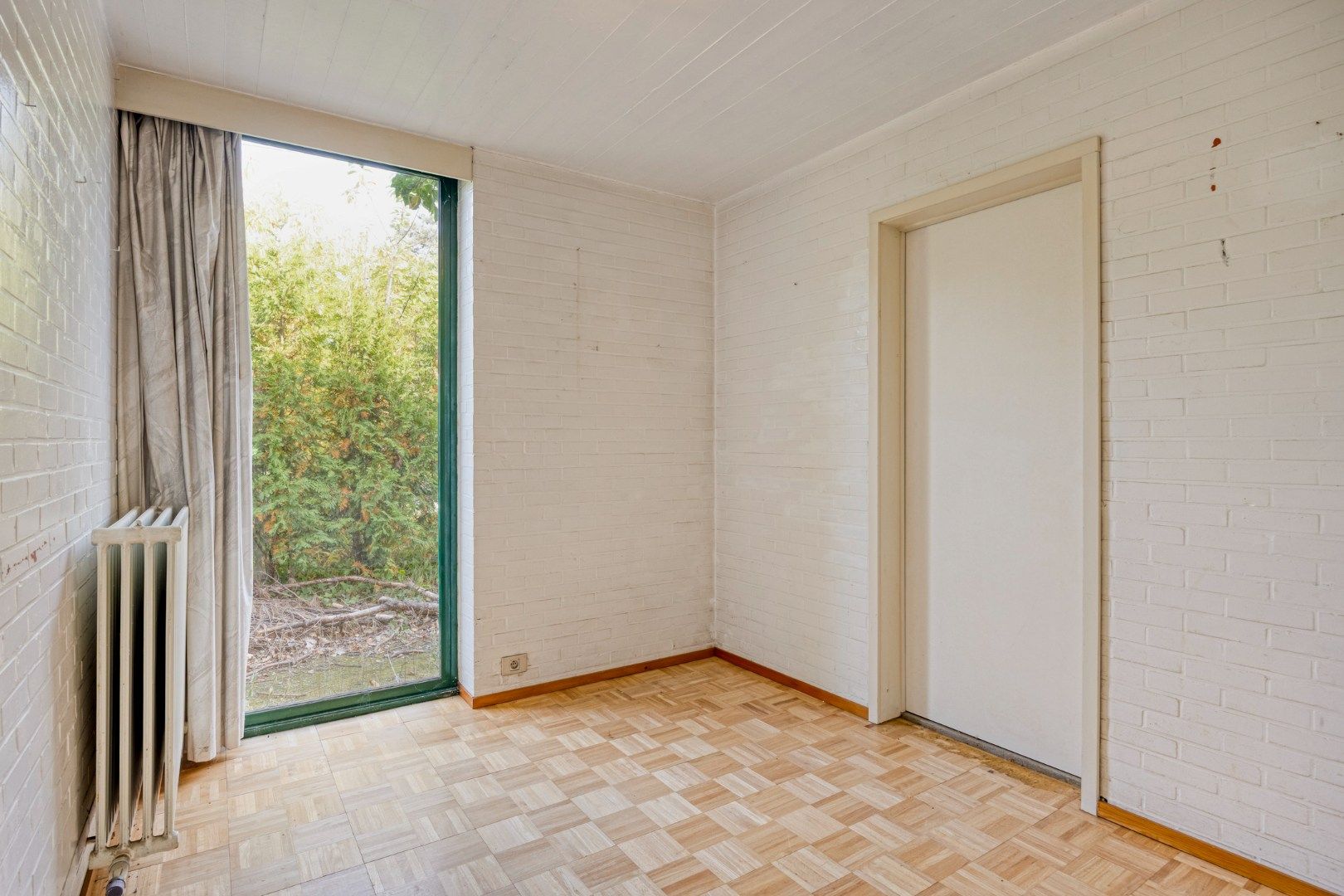 Gunstig gelegen te renoveren woning op mooi perceel van 16a07ca ! foto 17