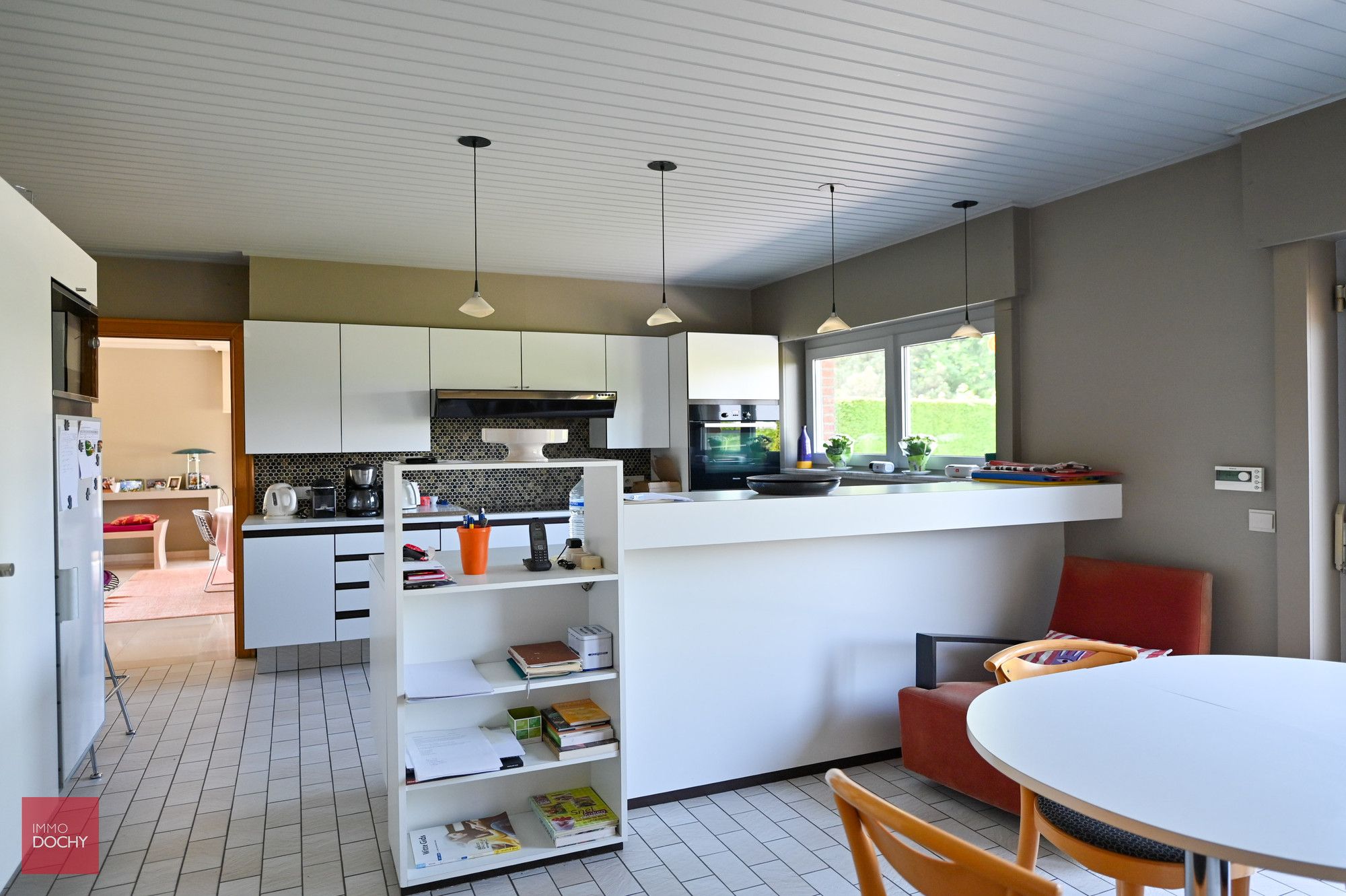 Zeer goed onderhouden villa op 2.241m² foto 15