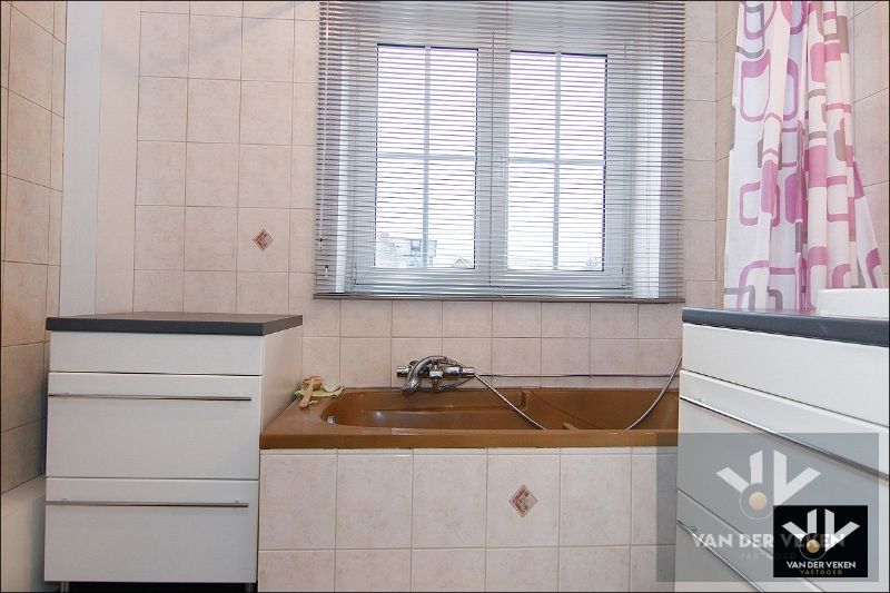 Grotendeels gerenoveerde en instapklare woning met zicht op groen! foto 22