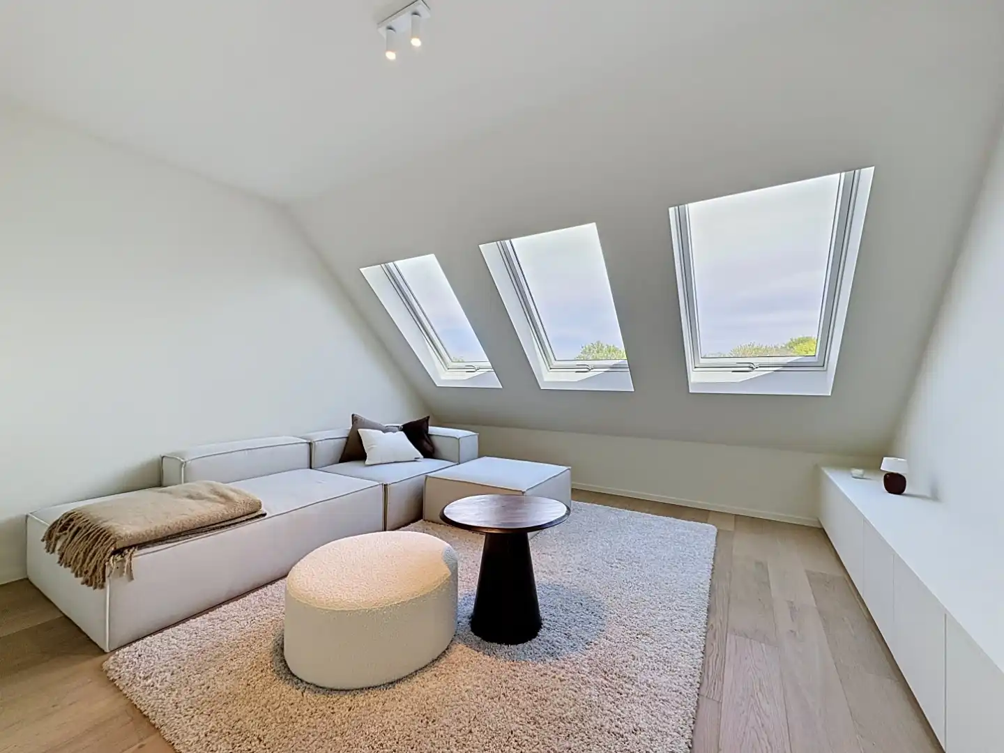 Ruim hoekappartement te Sint-Idesbald. foto 5
