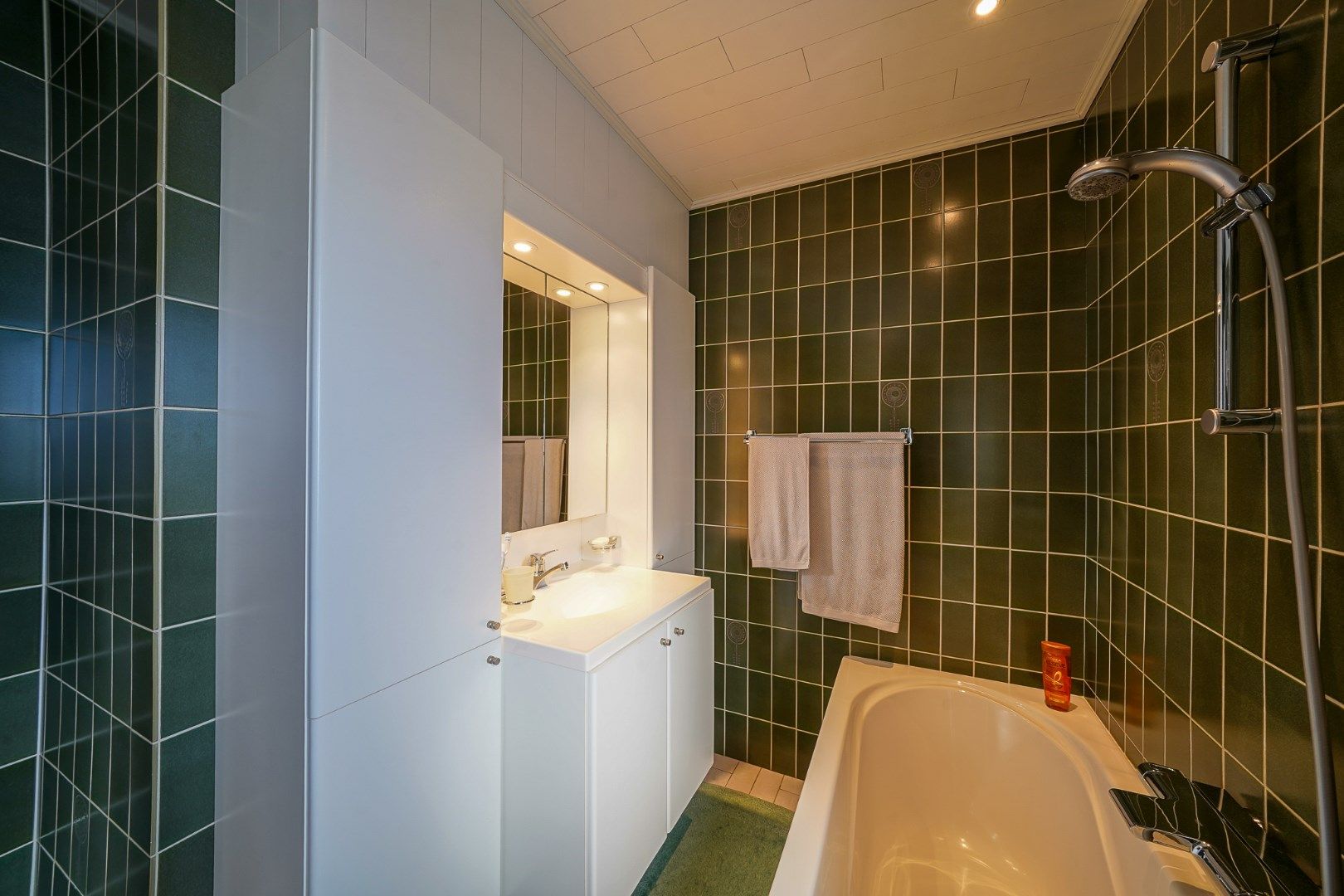 Ruime hoekwoning met garage en 4 slaapkamers in Bredene Dorp foto 19