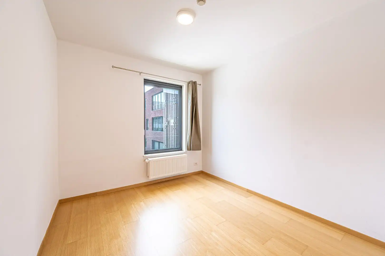Instapklaar appartement met 2 slaapkamers, garage, berging en zonneterras in Dadizele foto 12