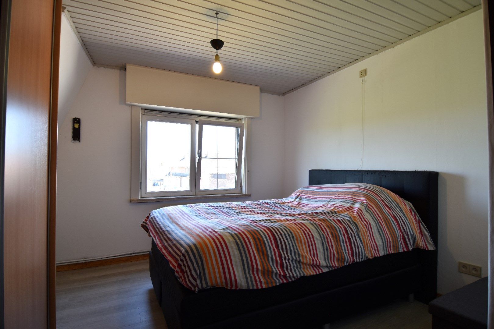 Instapklare gezinswoning met 4 slaapkamers, zonneterras en garage te koop in Bergelen te Gullegem foto 12