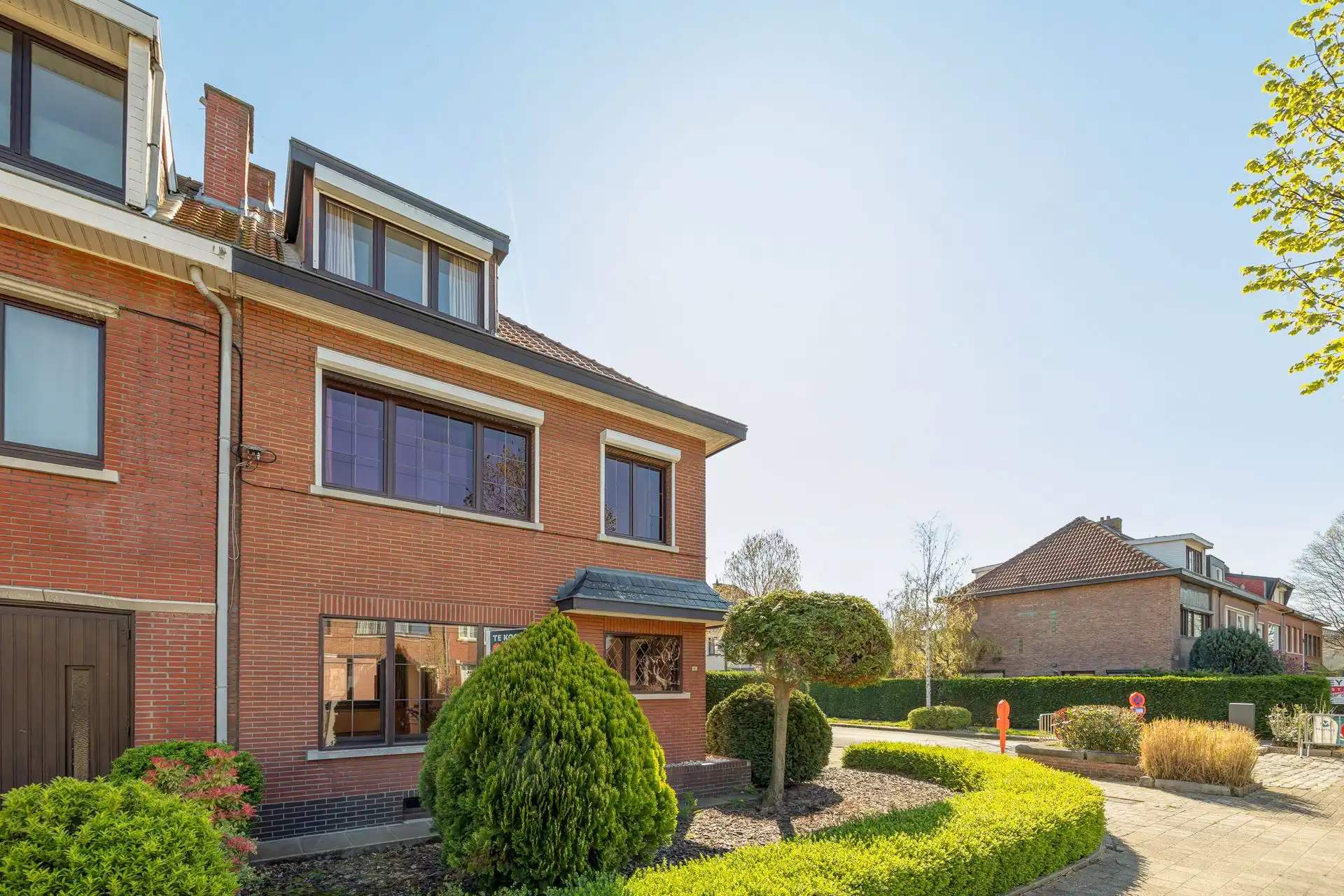 Ruime halfopen bebouwing met 5 slaapkamers, garage en zonnige tuin op toplocatie! foto 38