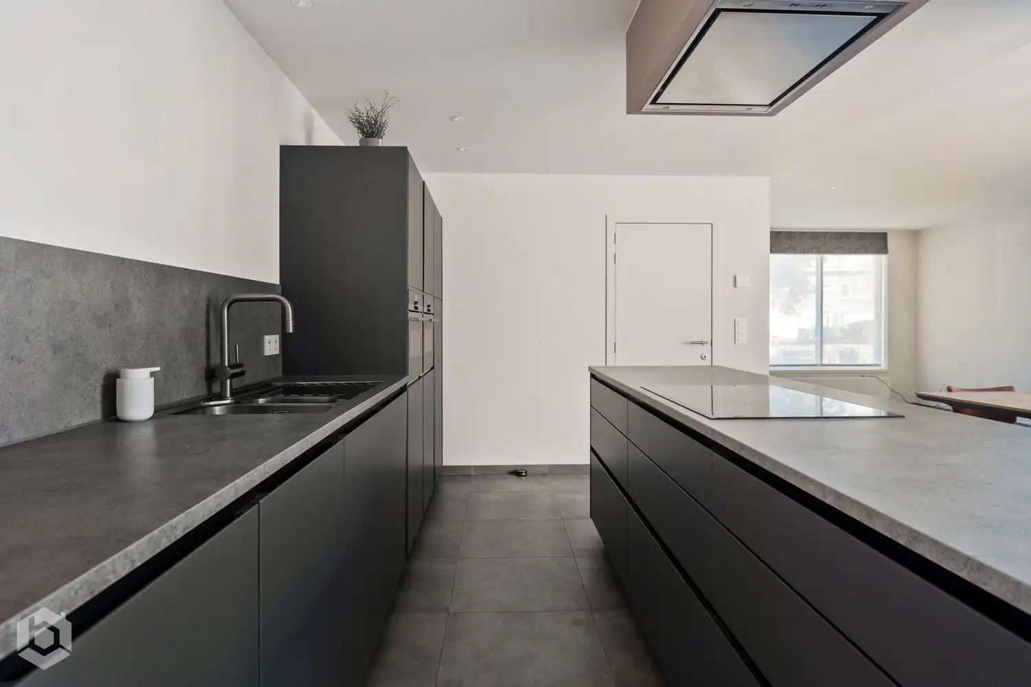 Instapklare woning met 3 slaapkamers en tuin nabij centrum Mechelen foto 9