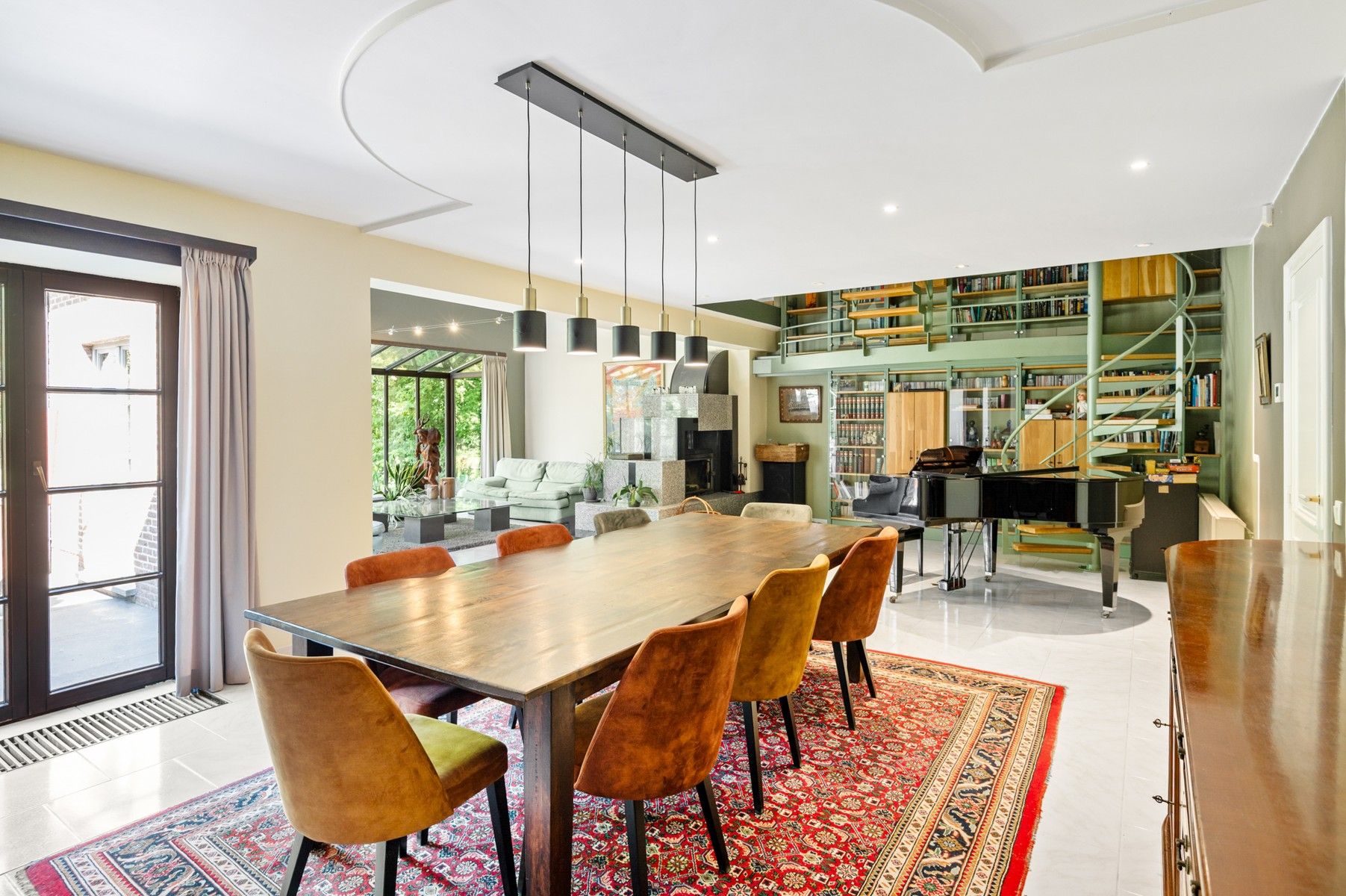 Ruime villa op toplocatie foto 8