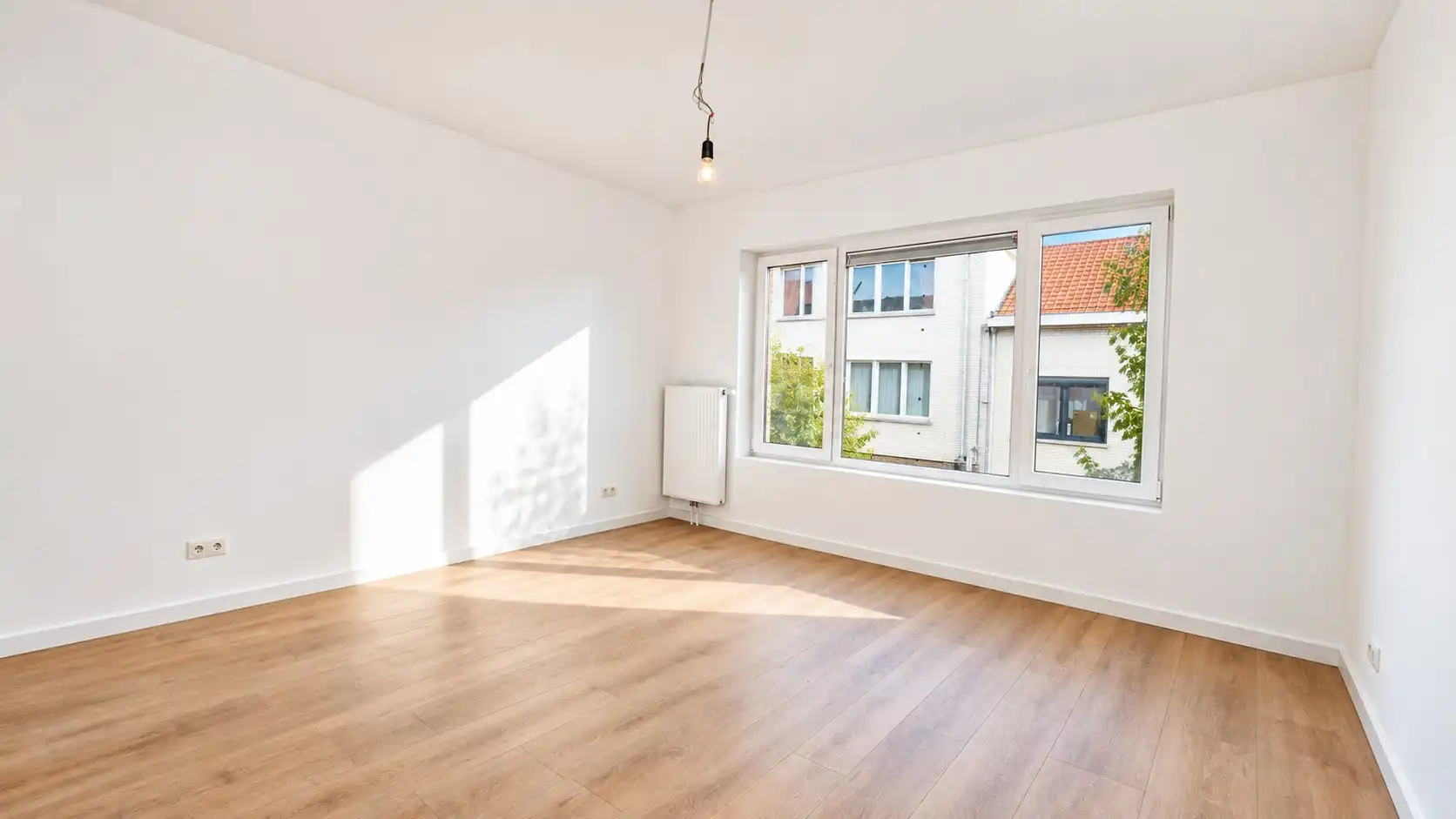 Gerenoveerde woning met terras in Sint-Niklaas foto 10