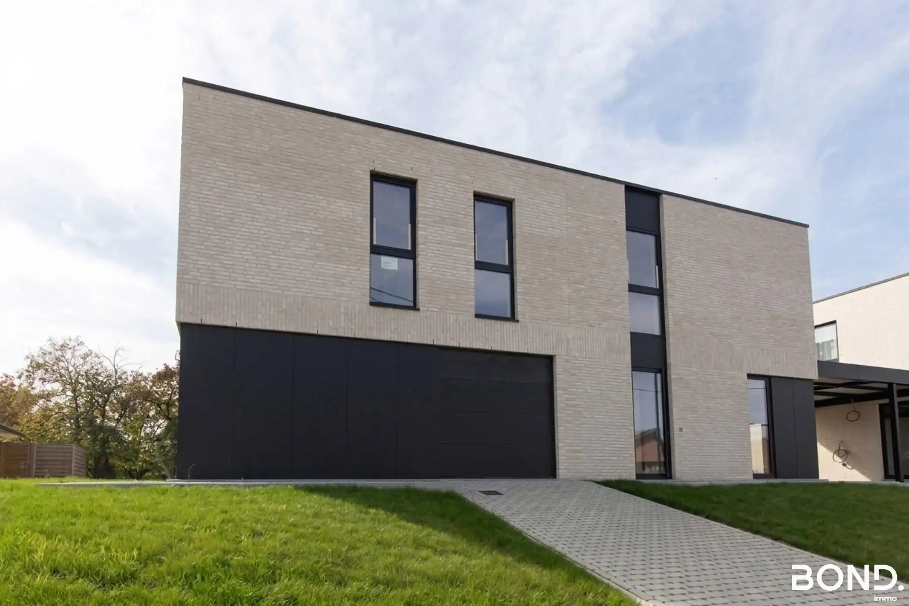 Instapklare nieuwbouwwoning op gunstige locatie!  foto 3