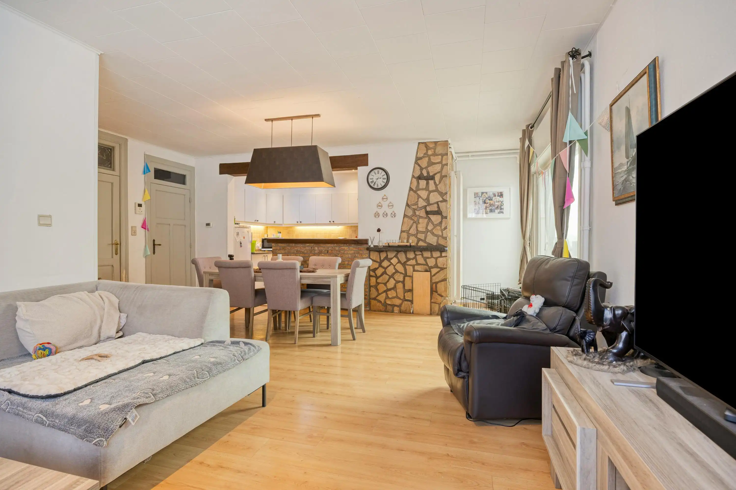 Uitzonderlijk ruime woning met garage te koop in centrum Wilrijk foto 7