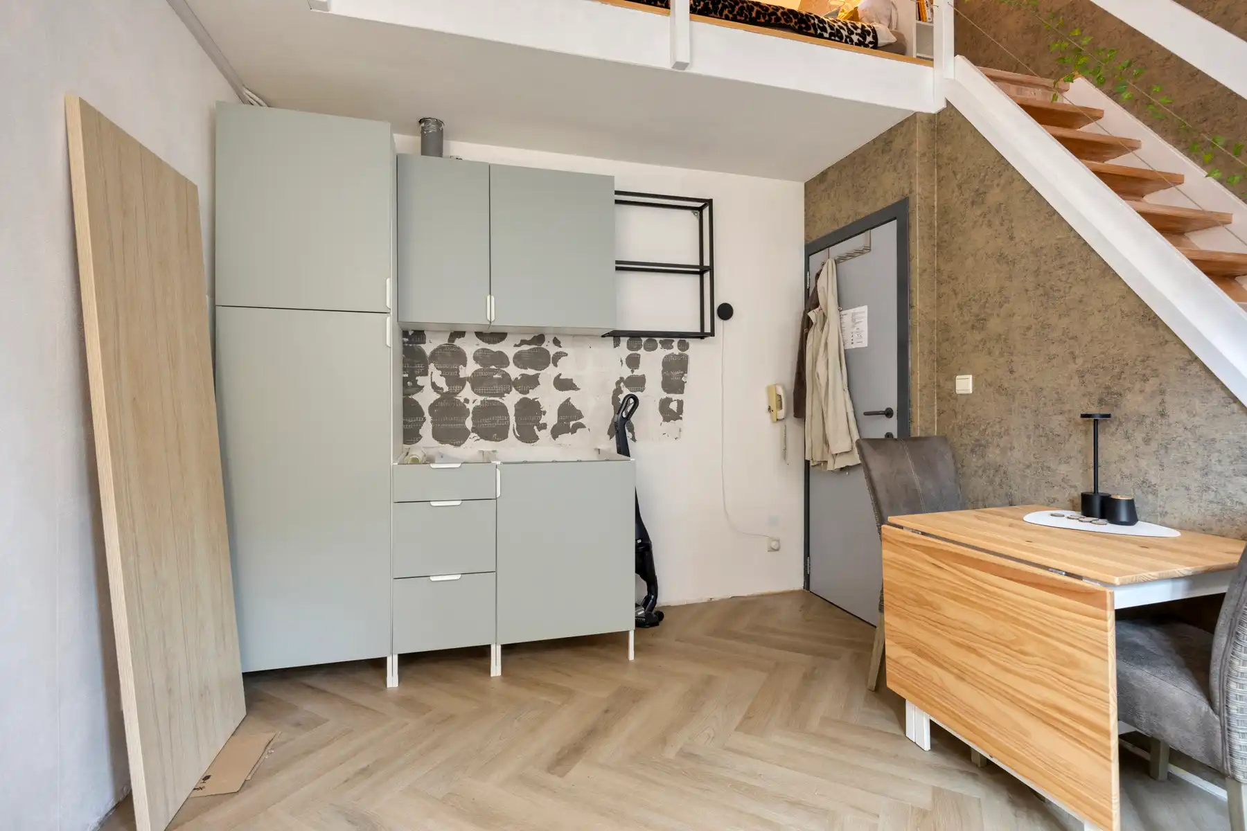 Zeer goed gelegen handelshuis + bovengelegen woonst en 2 kamers foto 20