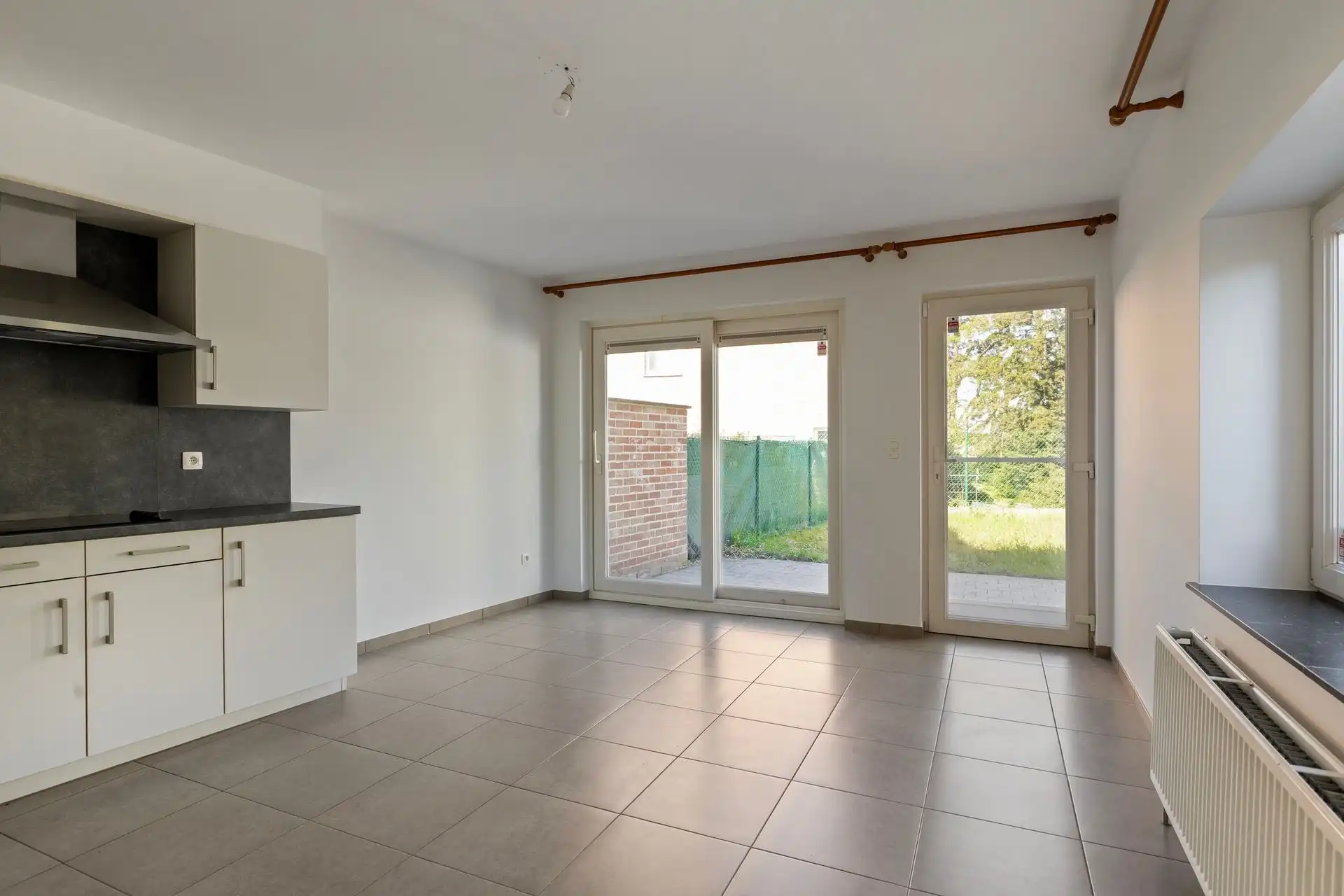 Nieuwbouw van 2012 in rustige straat foto 10