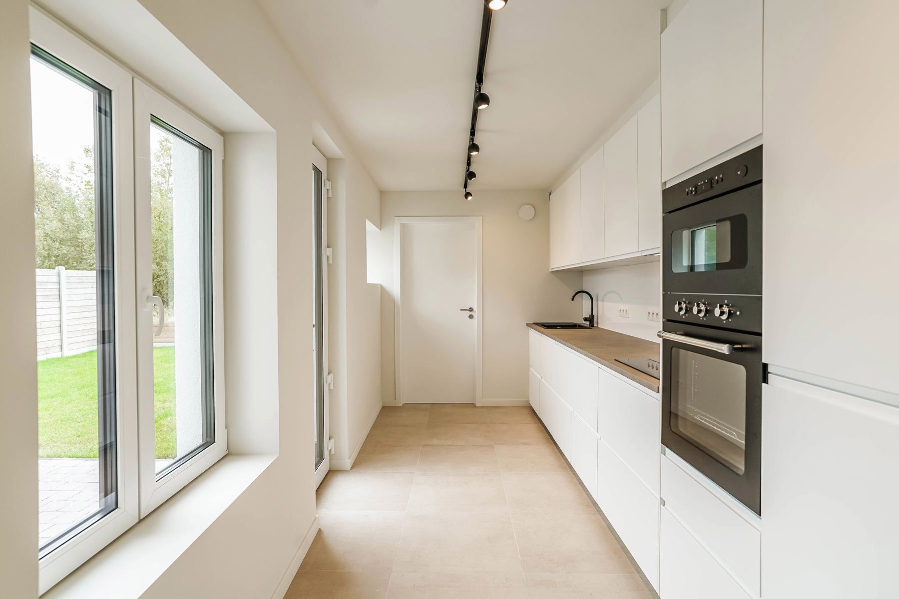 Volledig gerenoveerde en energiezuinige rijwoning te Imde (Meise) foto 14