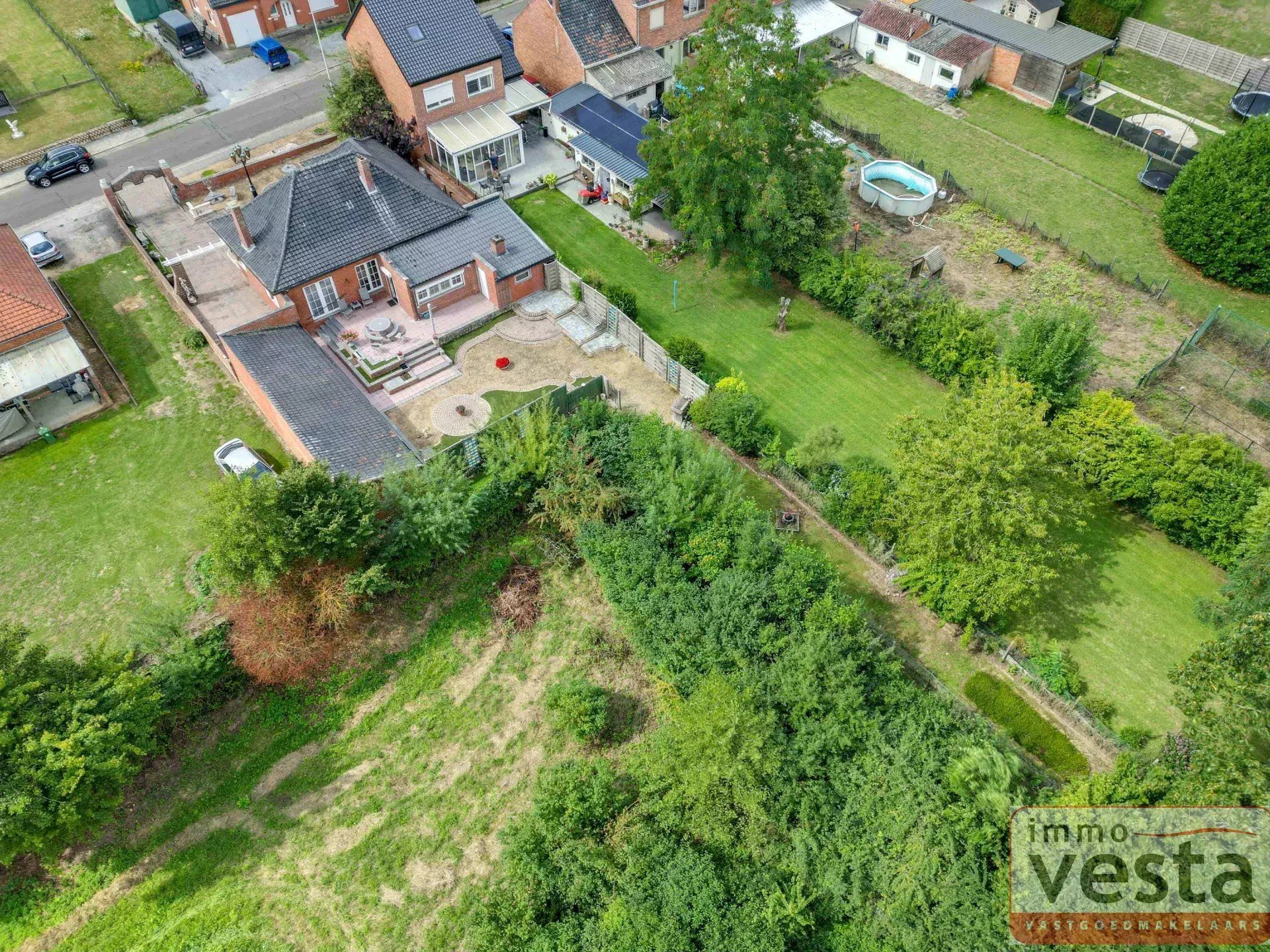 Ruime bungalow vlakbij de natuur foto 5