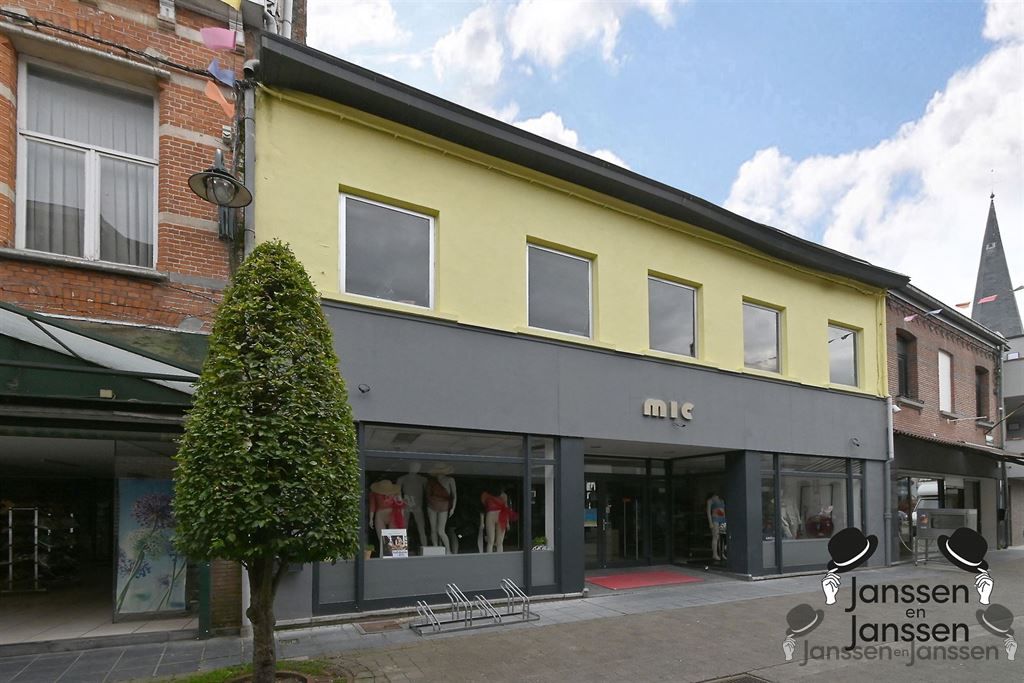 Ruim handelspand in hartje Hamme foto {{pictureIndex}}
