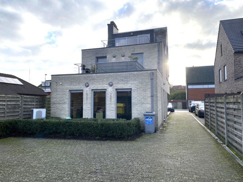 Project handelsgelijkvloers + 5 autostnpl + appartement + studio centrum Geel foto 42