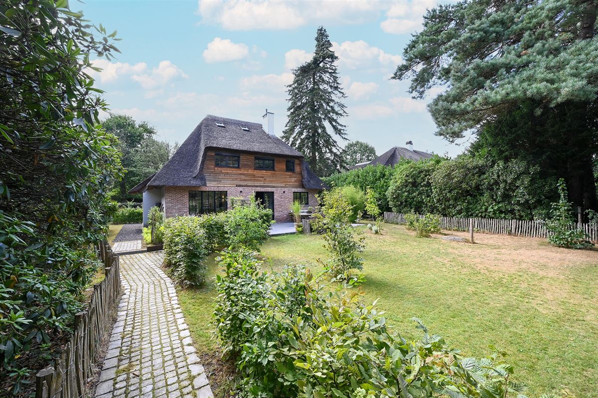 Charmante villa in hartje Brasschaat foto 13