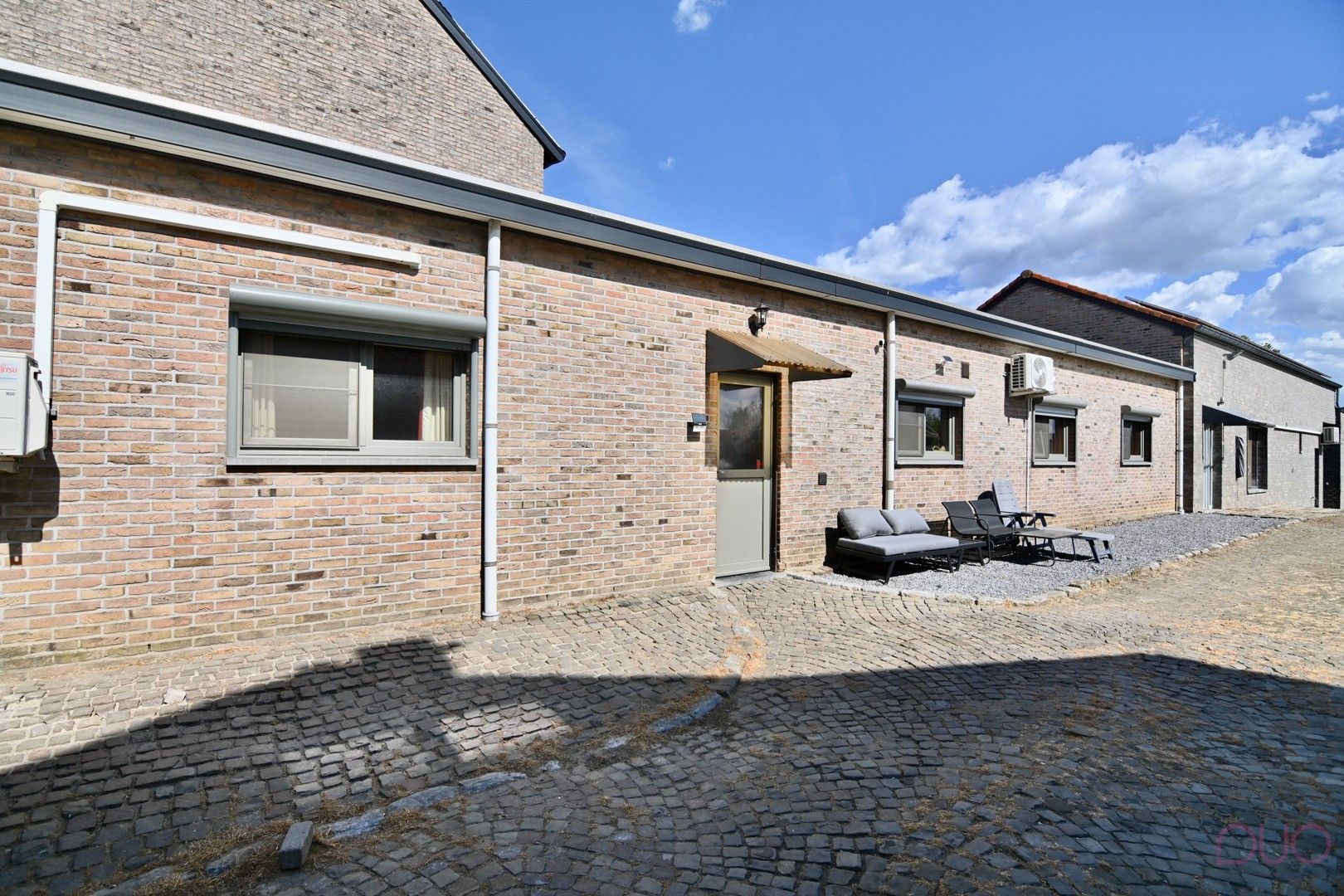 Ruime woning met 3 slaapkamers met uitbreidingsmogelijkheden. Achterliggend 3 garages en loods in Sint-Truiden foto 20