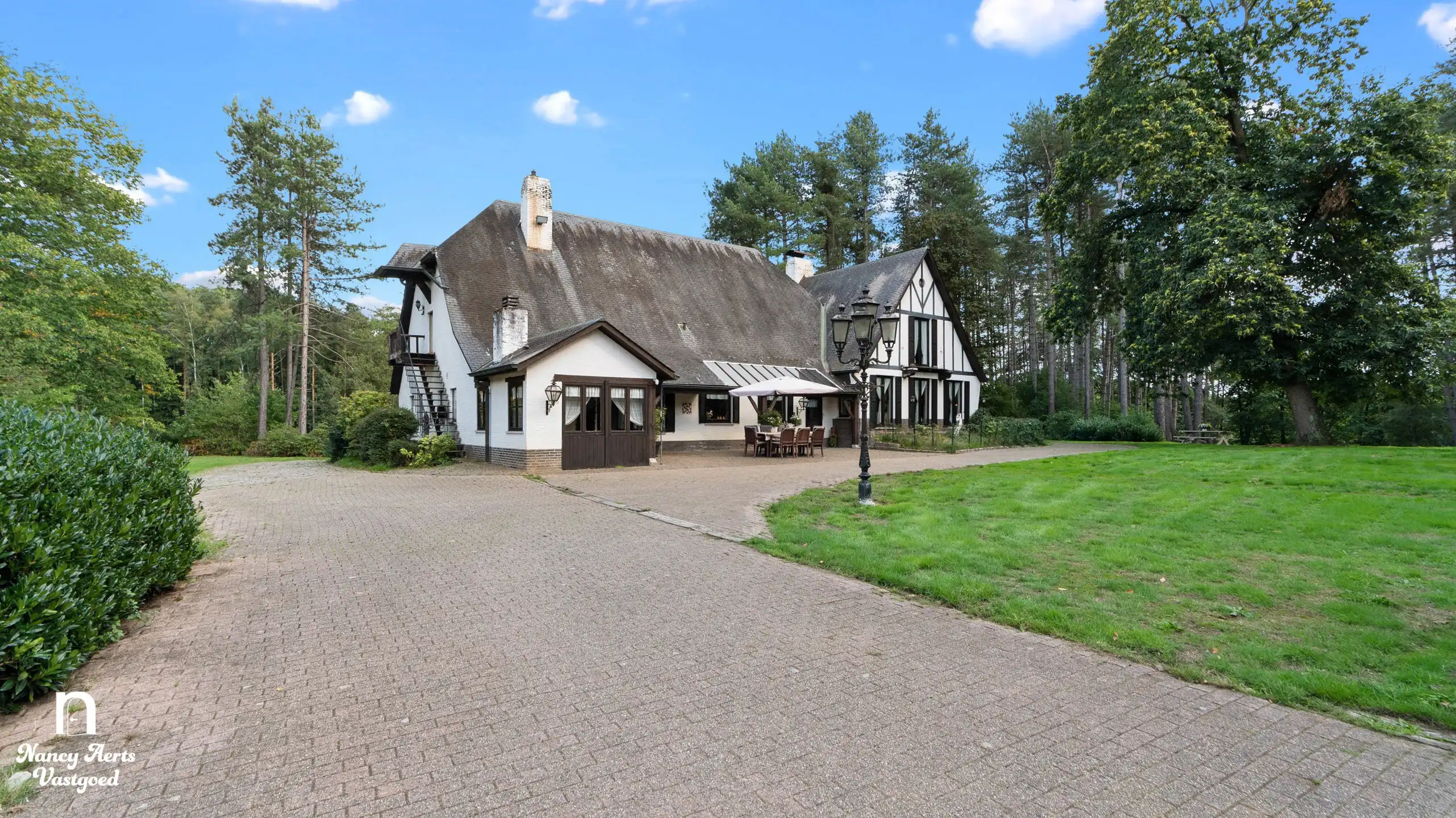 Exclusief landgoed op 1,28 ha met villa en paardenstallen foto 21