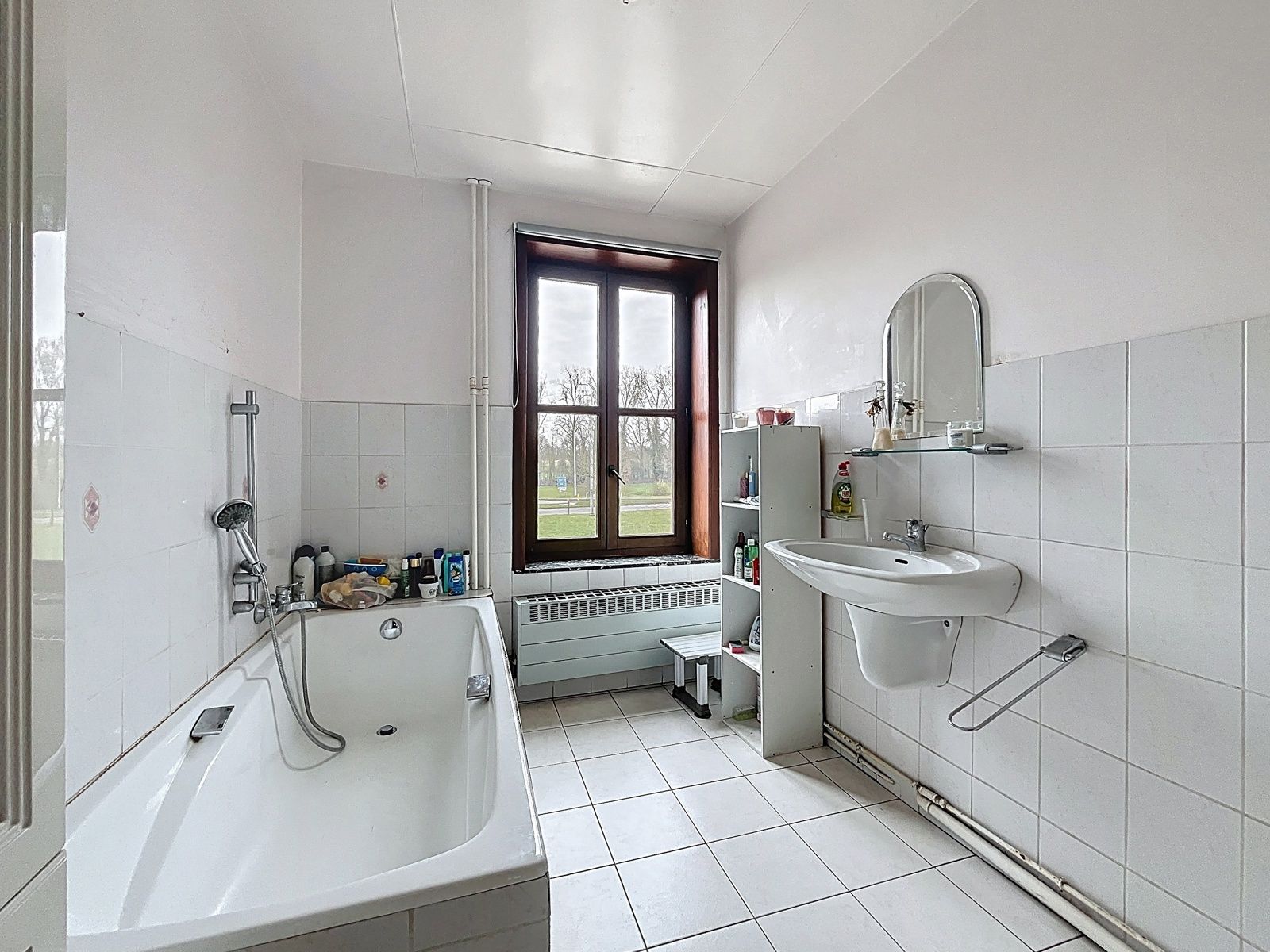 Instapklare woning met 5 slpks - tuin mét zwembad en sauna foto 13