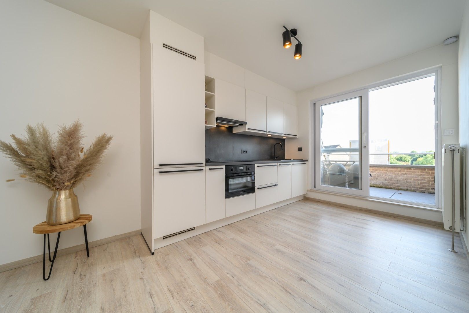 Gerenoveerd en centraal gelegen appartement te Haaltert foto 4