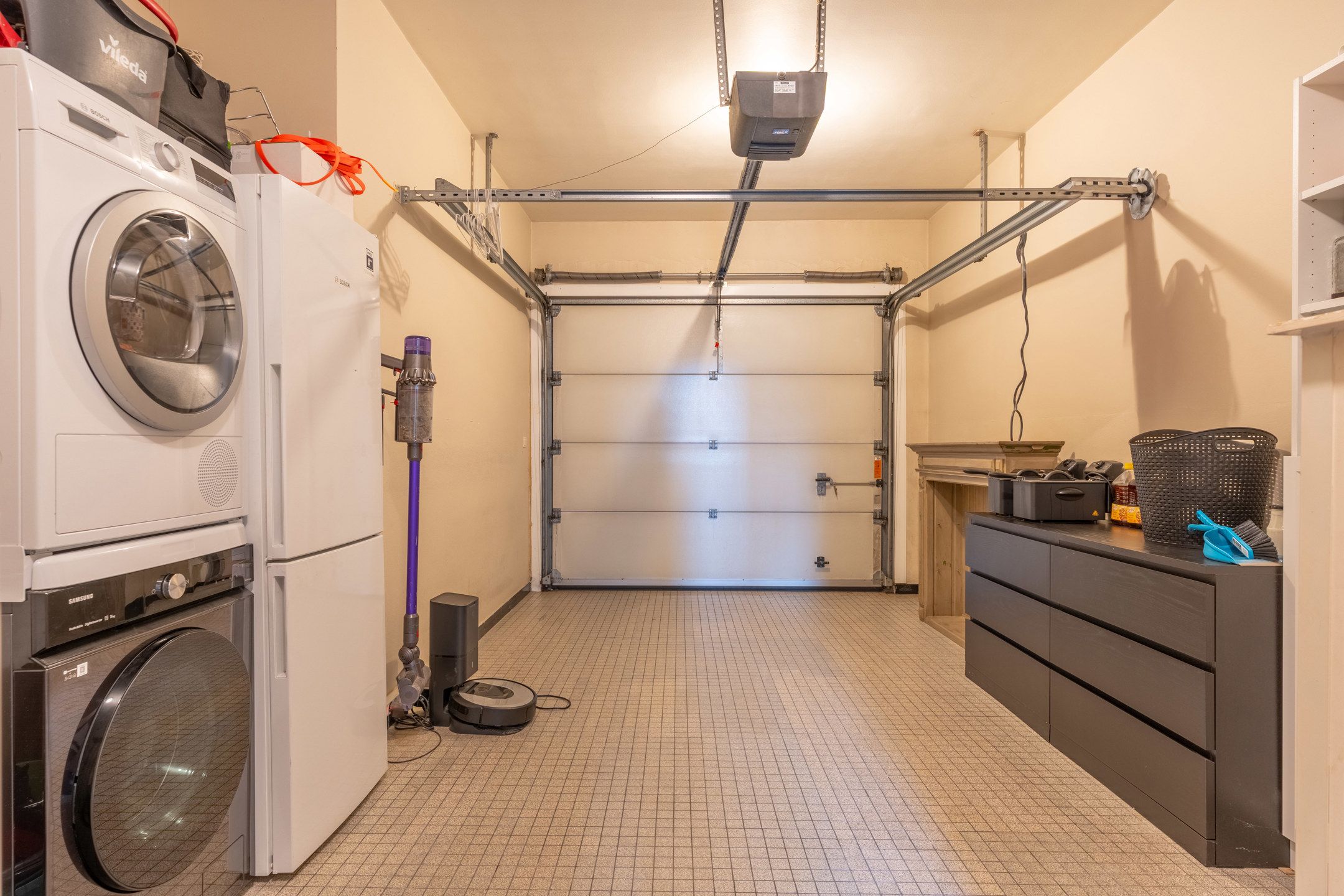 Instapklare gezinswoning met garage en tuintje te Turnhout. foto 12