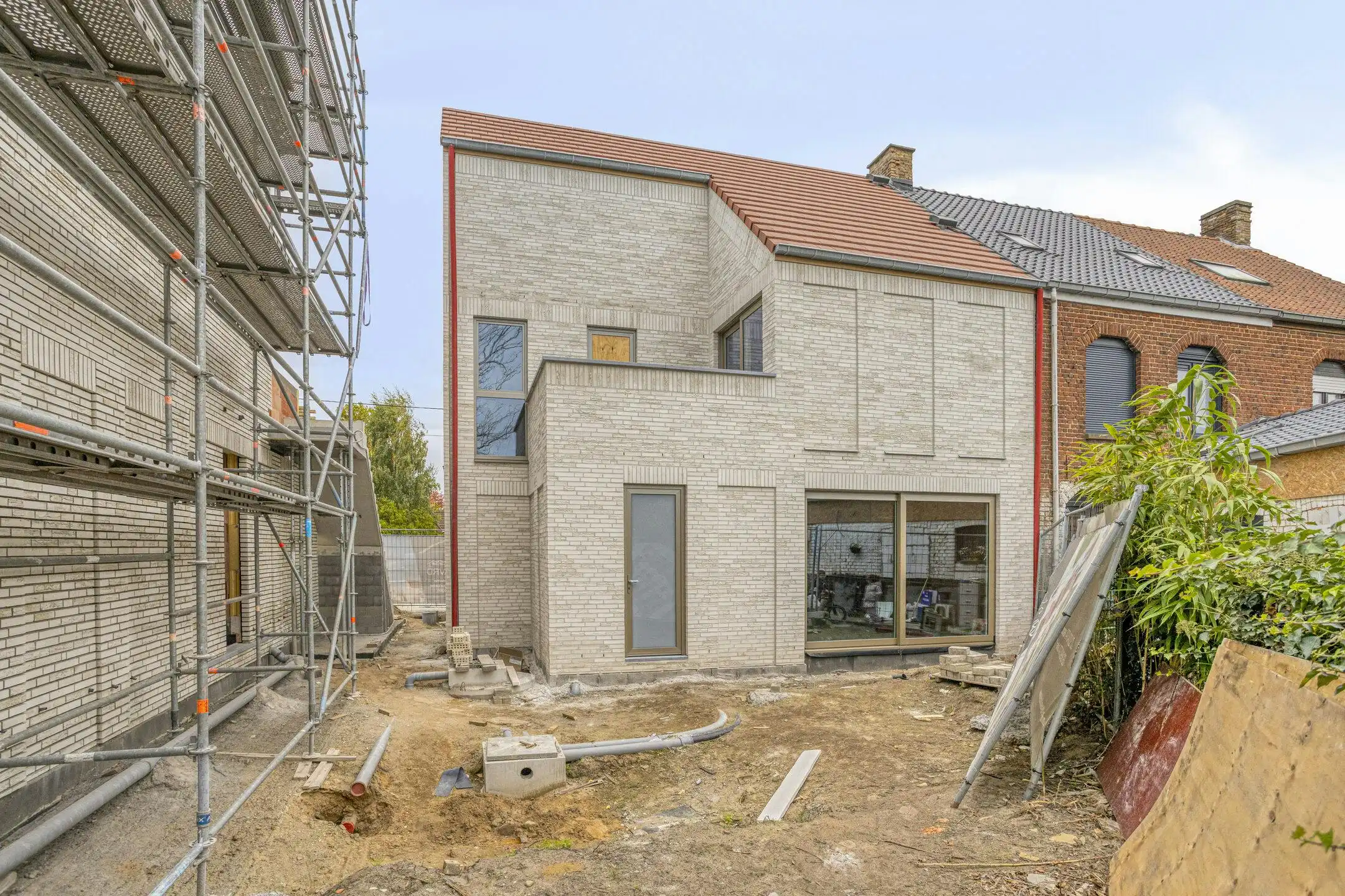 Uniek en energiezuinig huis te koop in Meulebeke foto 8