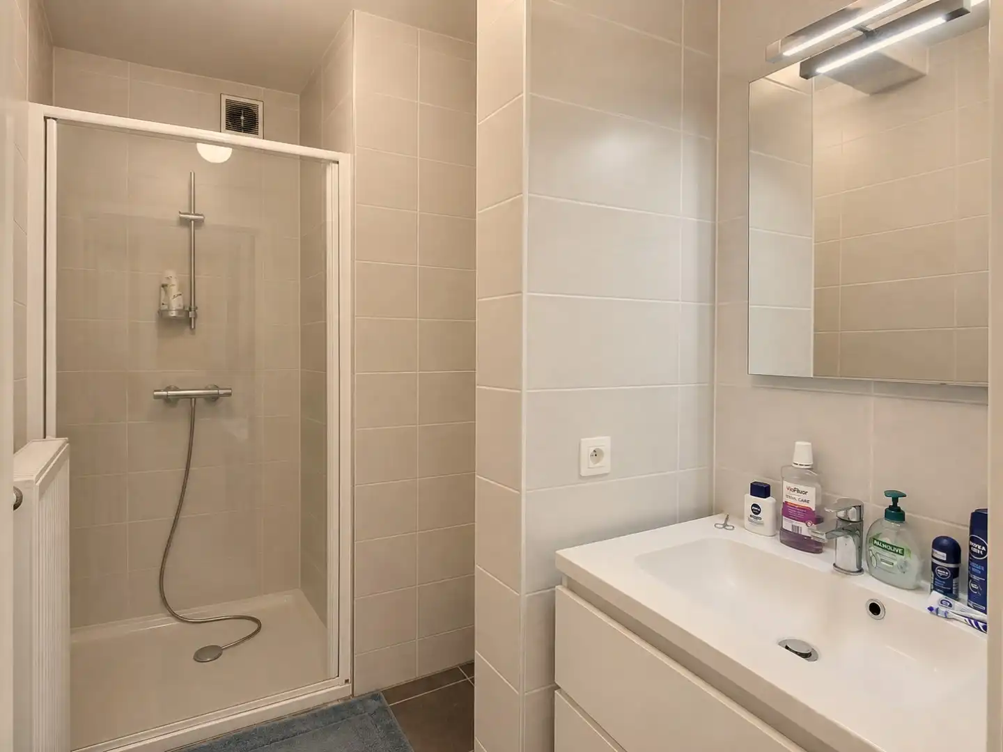 PRACHTIG APPARTEMENT MET GARAGE EN STAANPLAATS IN HET HARTJE VAN VINKT foto 7