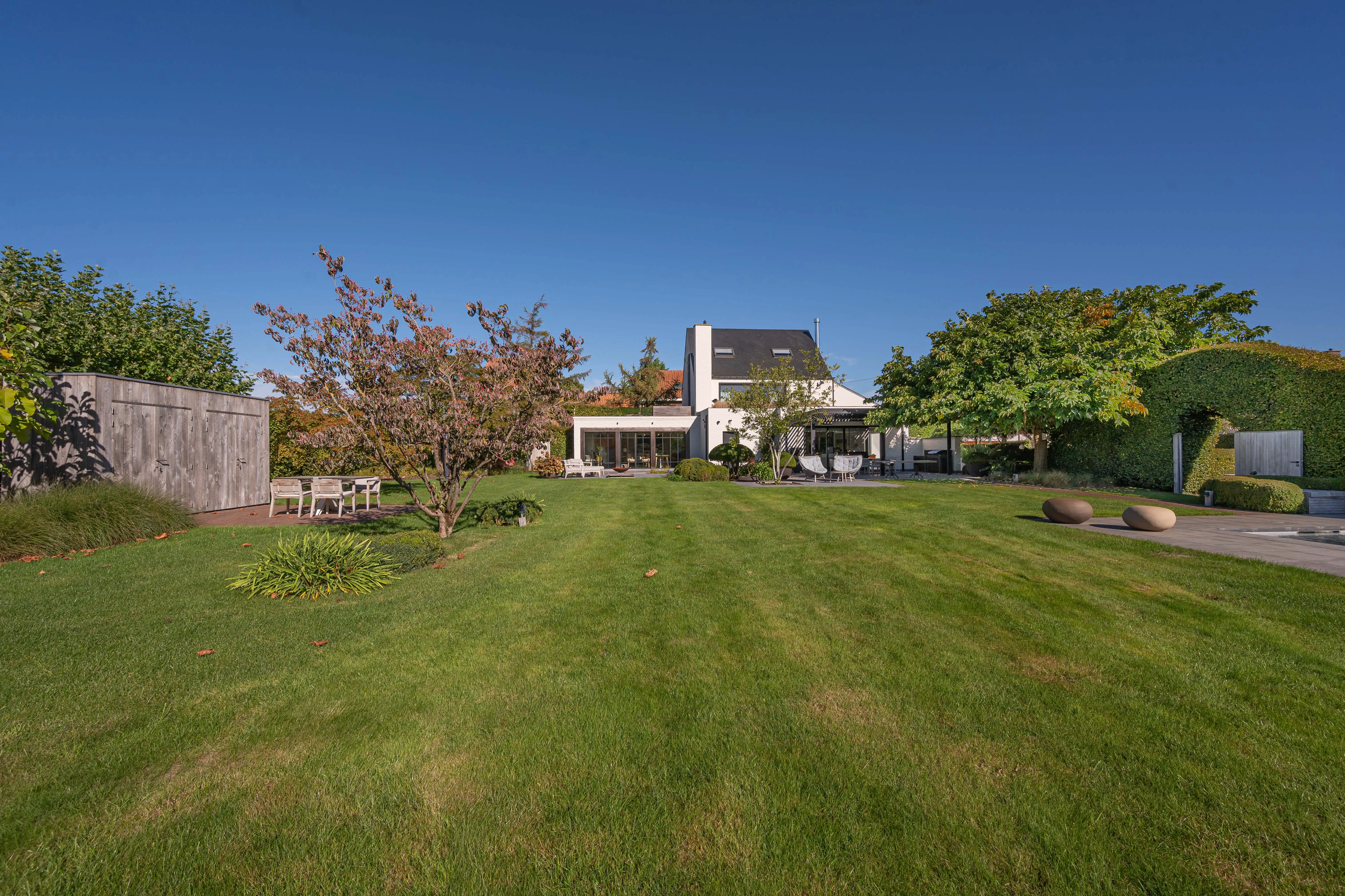 Sublieme en multifunctionele eigendom met exclusieve tuin foto 35
