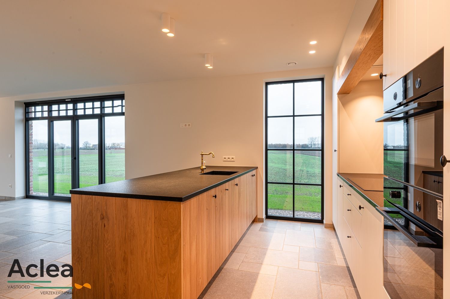 Unieke landelijke nieuwbouw woning met open zichten foto 15