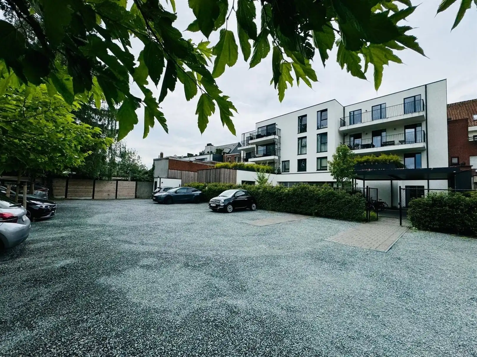 Appartement met twee slaapkamers, groot terras en autostaanplaats foto 18