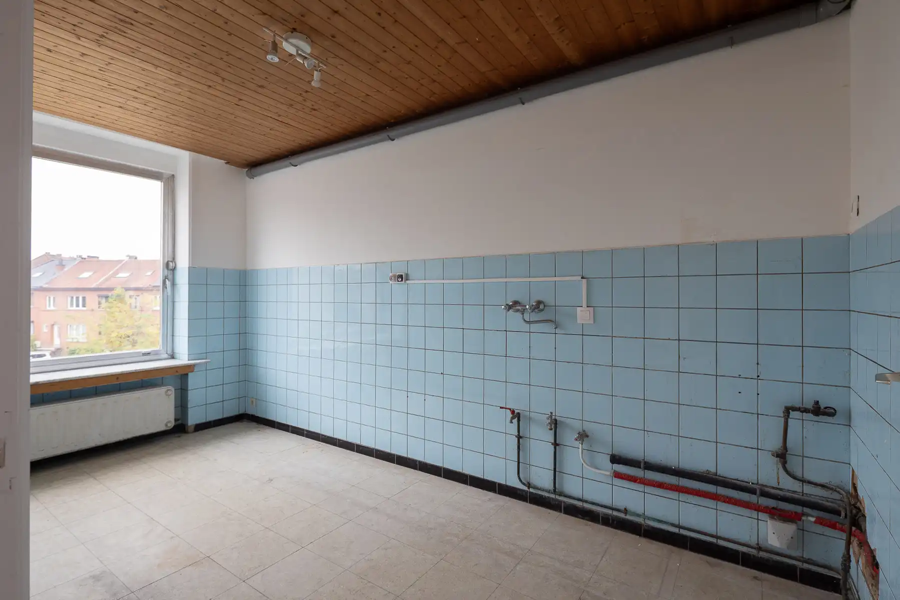 Te renoveren appartement met twee slaapkamers foto 5