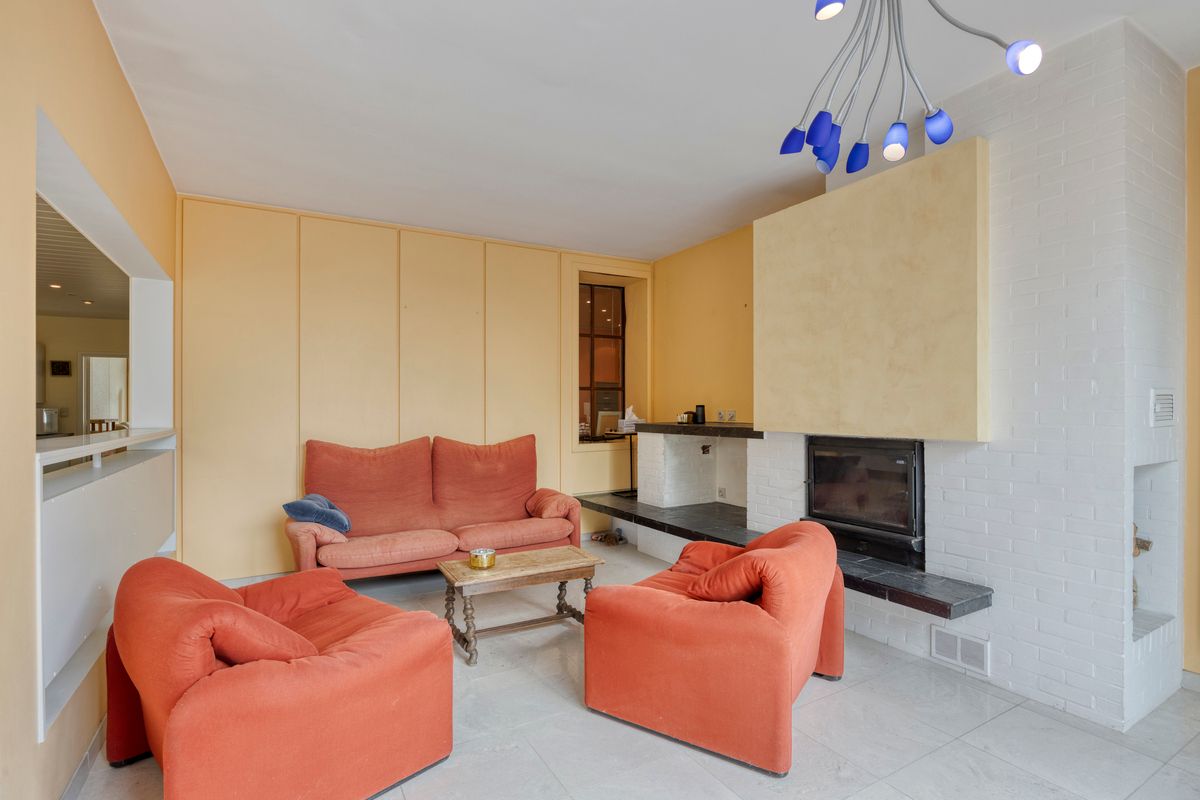 Karaktervolle stadswoning met handelsruimte, tuin en ruime garage in hartje Tongeren foto 9