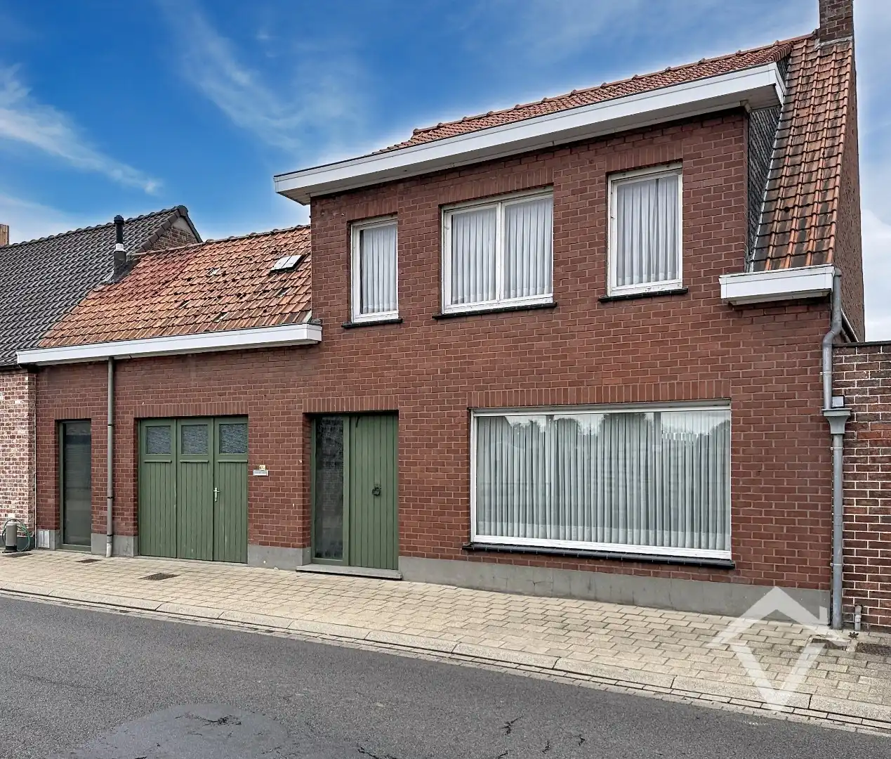 Woning met 3 slaapkamers en garage te Ichtegem  foto 1