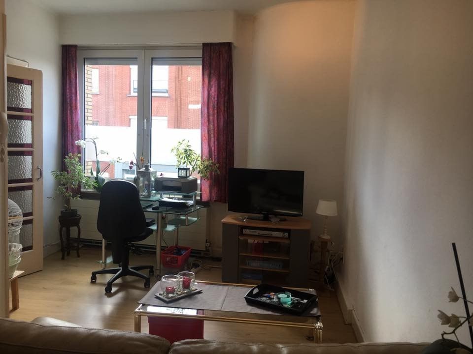 Op te frissen appartement met 2 slaapkamers te Lier foto 2
