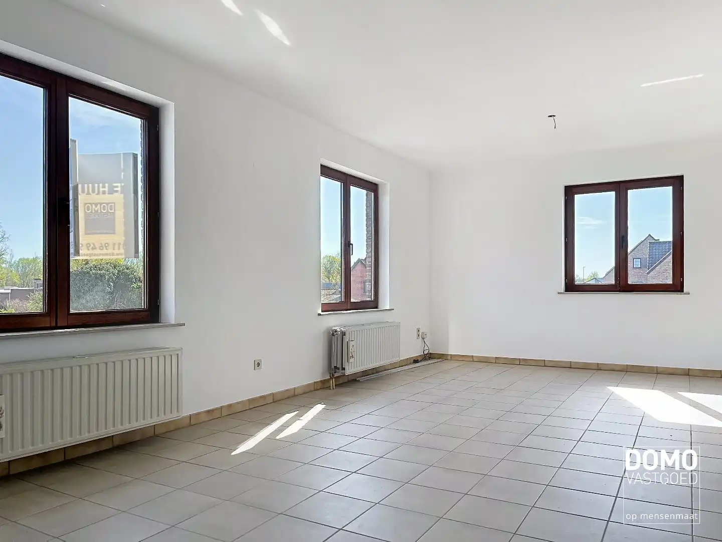 LICHTRIJK APPARTEMENT MET 2 SLAAPKAMERS EN GARAGEBOX foto 3