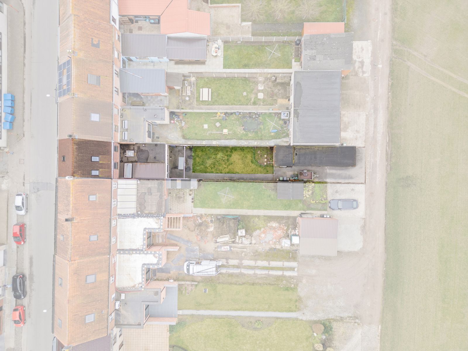 Rustig gelegen woning met uitweg foto 2