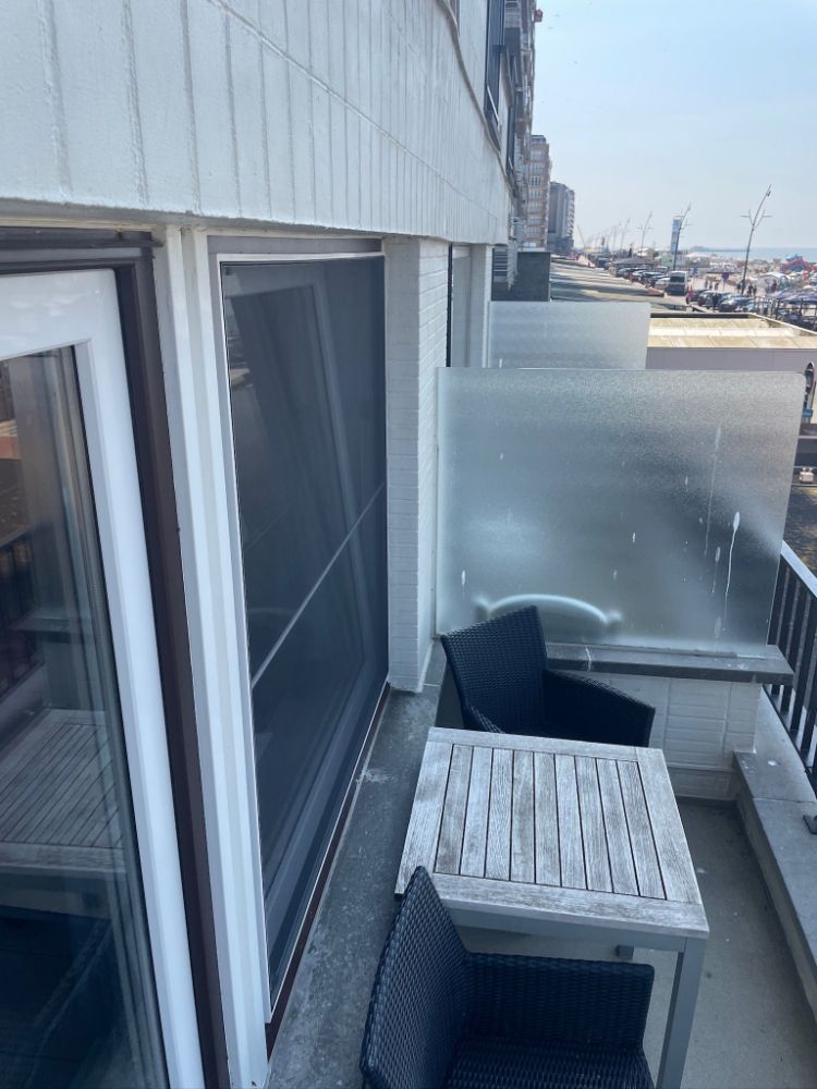 Instapklare studio met prachtig zeezicht foto 14