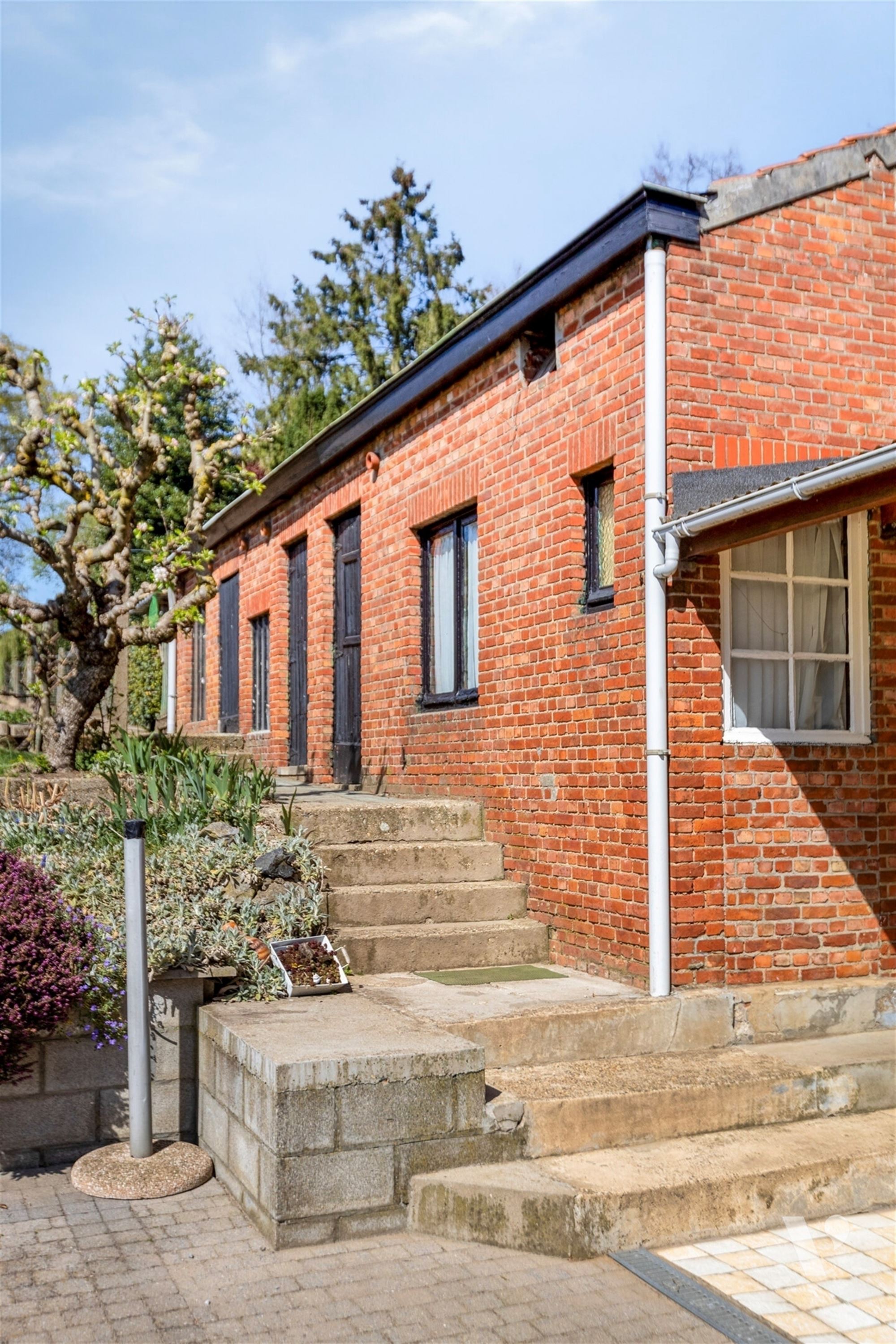 Karaktervolle woning met mooie tuin foto 26