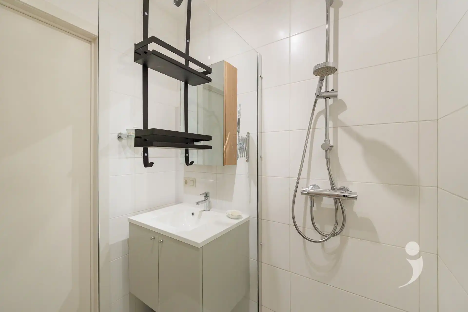 Recent appartement met 2 slaapkamers, parkeerplaats en kelderberging foto 7