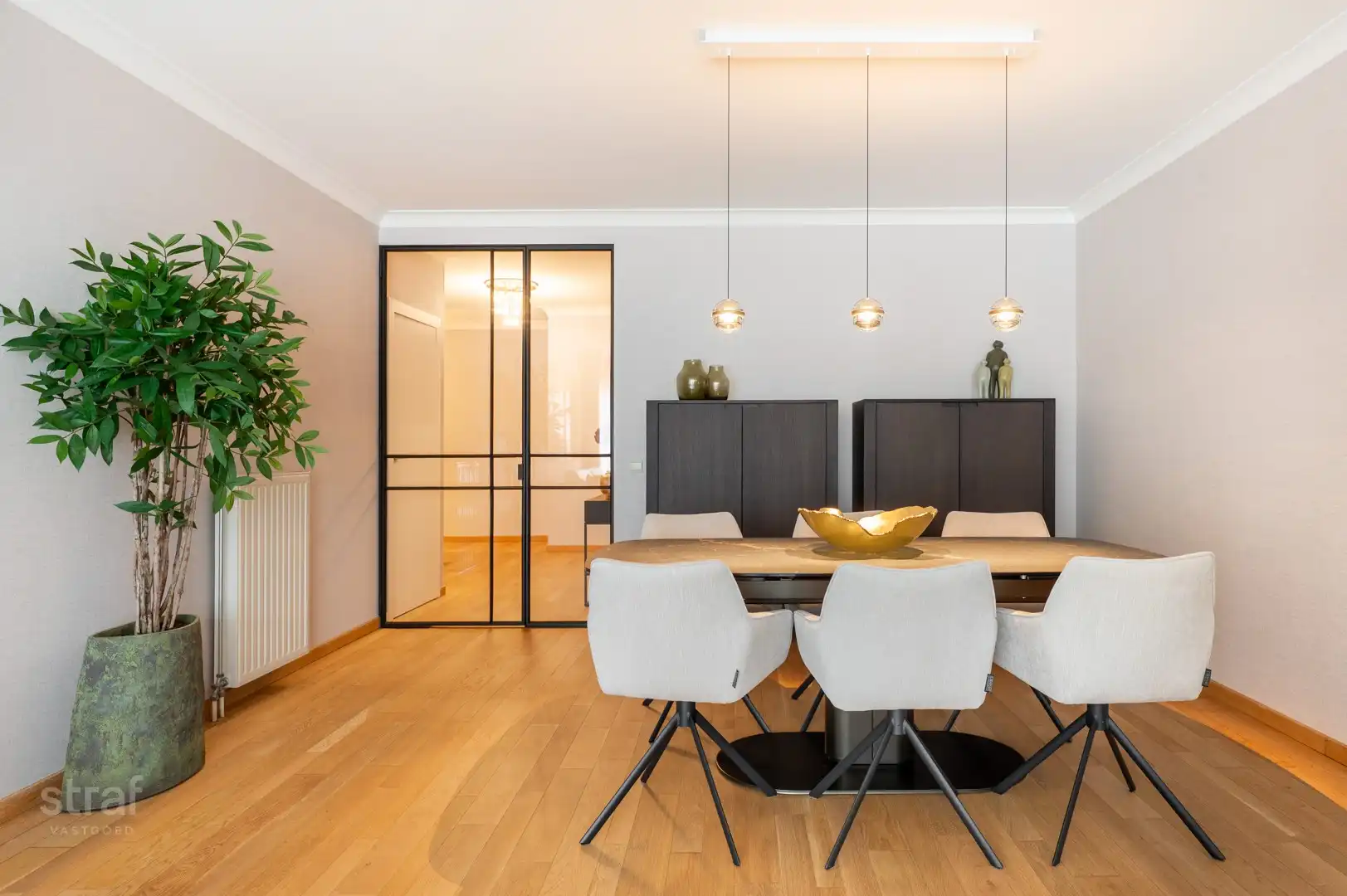Smaakvol gerenoveerd doorloopappartement met 3 slaapkamers foto 4