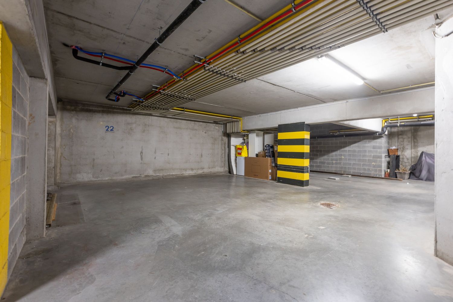 Dubbele overdekte parkeerplaats foto 2