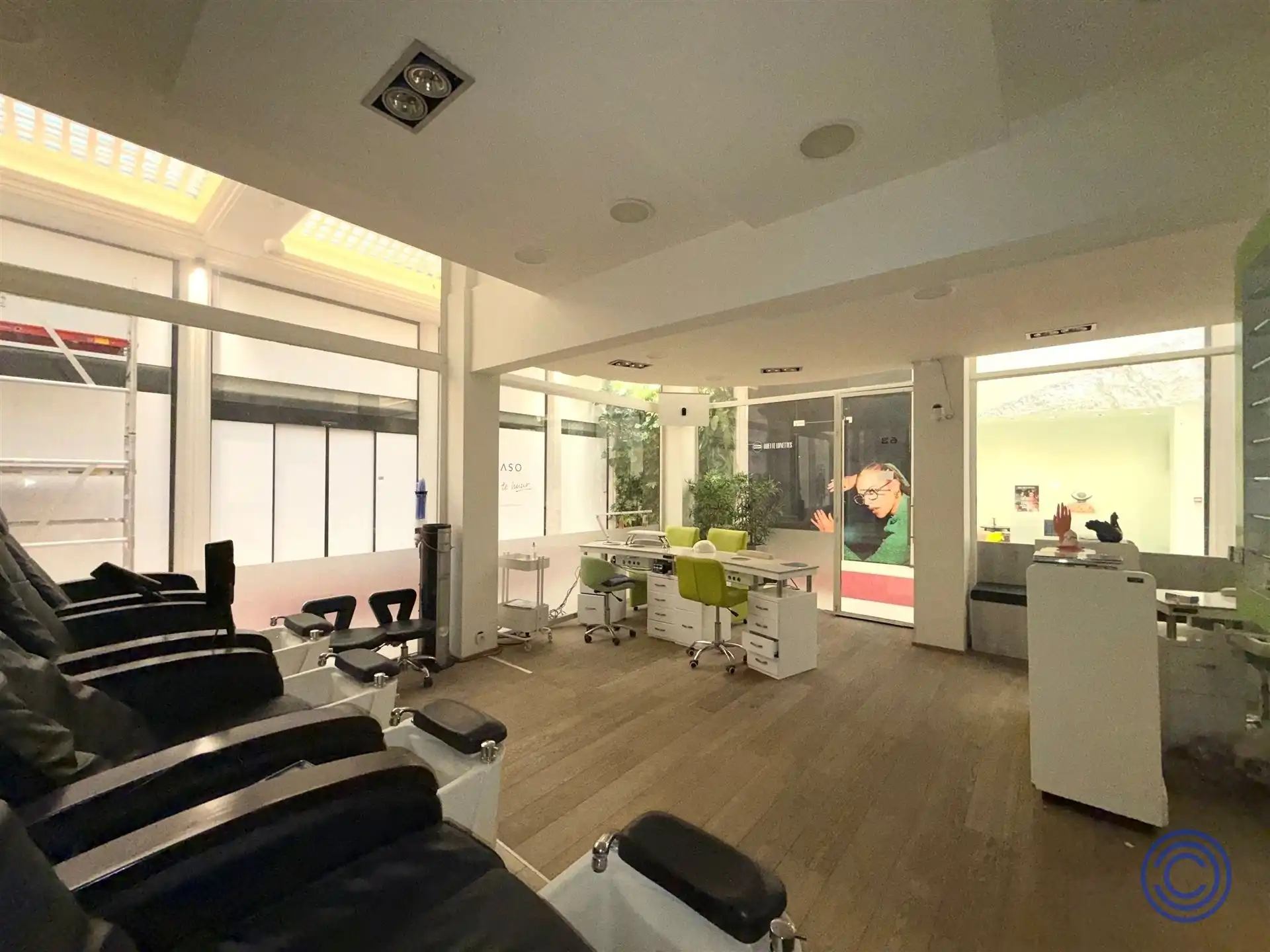 Hoekwinkel ca. 75 m² in de Nieuwe Gaanderij!  foto 3