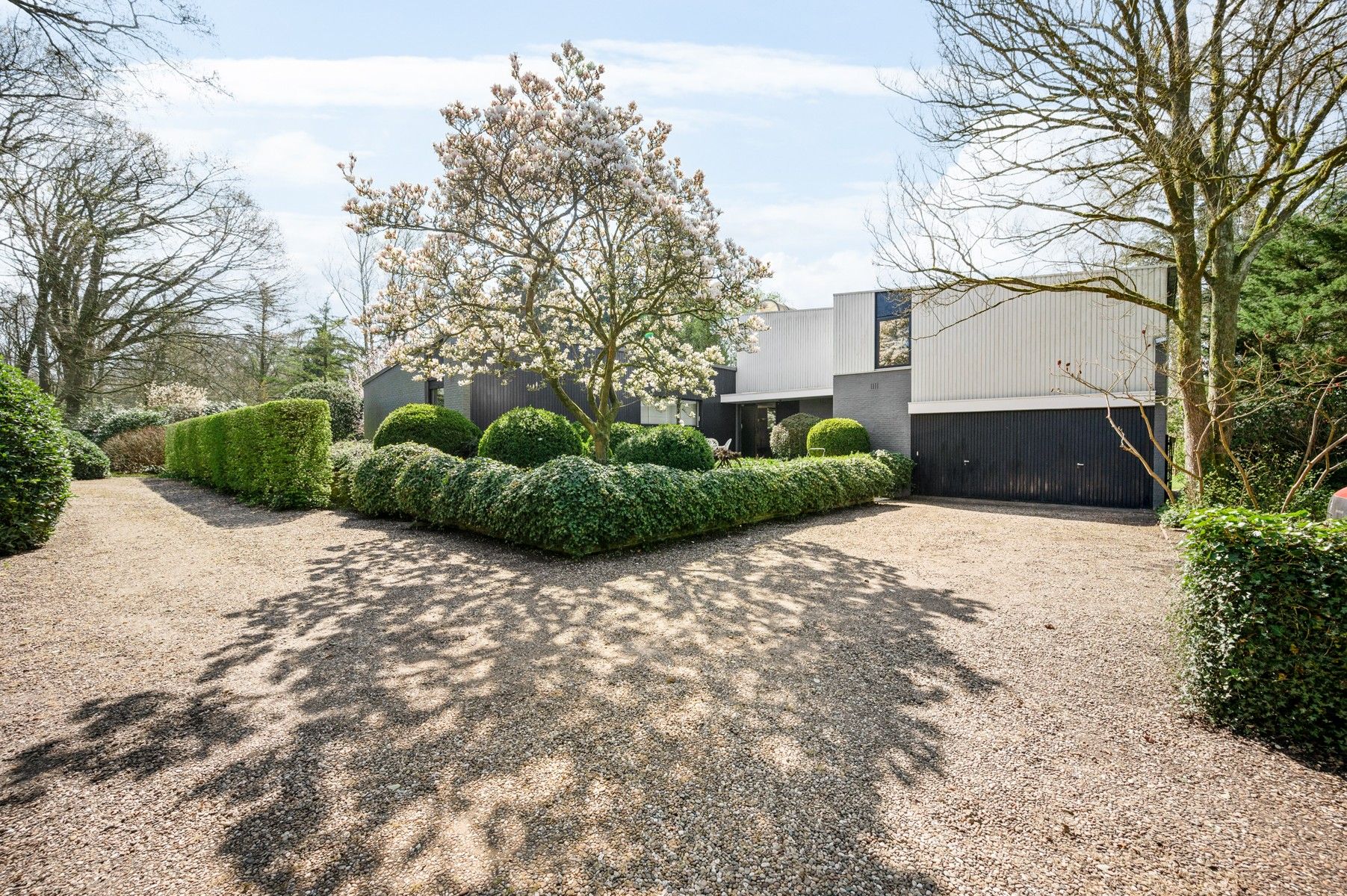 Laagbouwvilla op domein van 4.953 m² foto 2