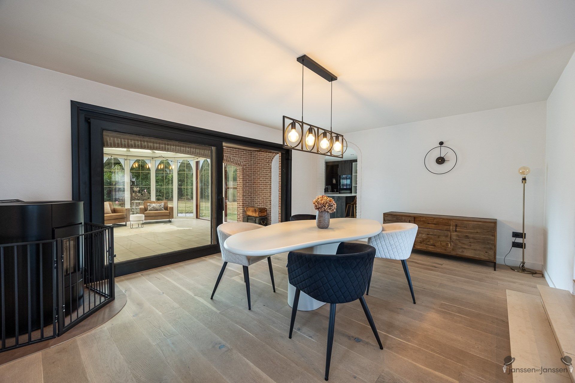 Charmante gerenoveerde woning te Zoersel foto 5