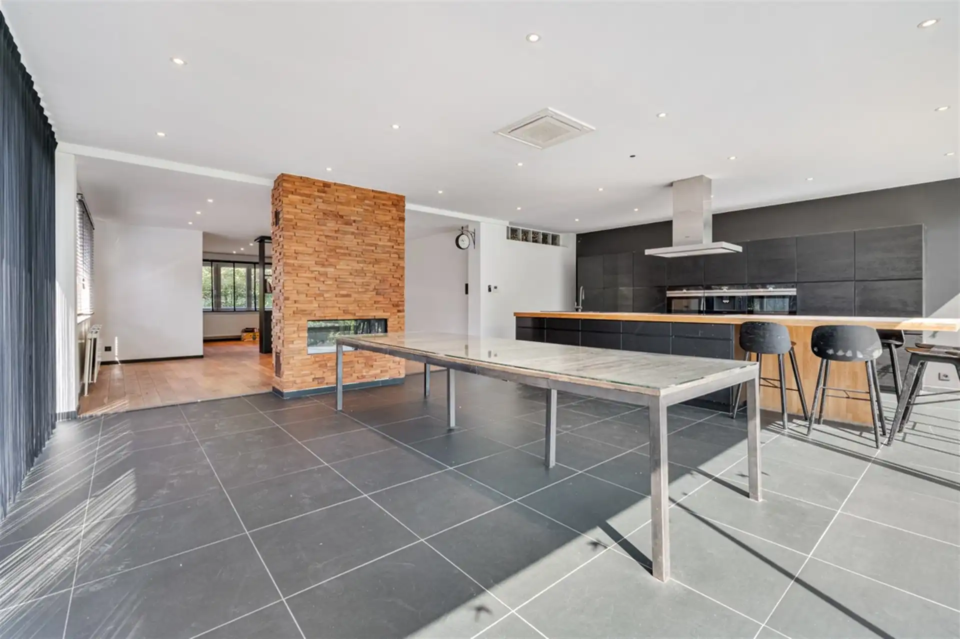 Prachtige HOB met vier slaapkamers, bureau en grote tuin foto 8